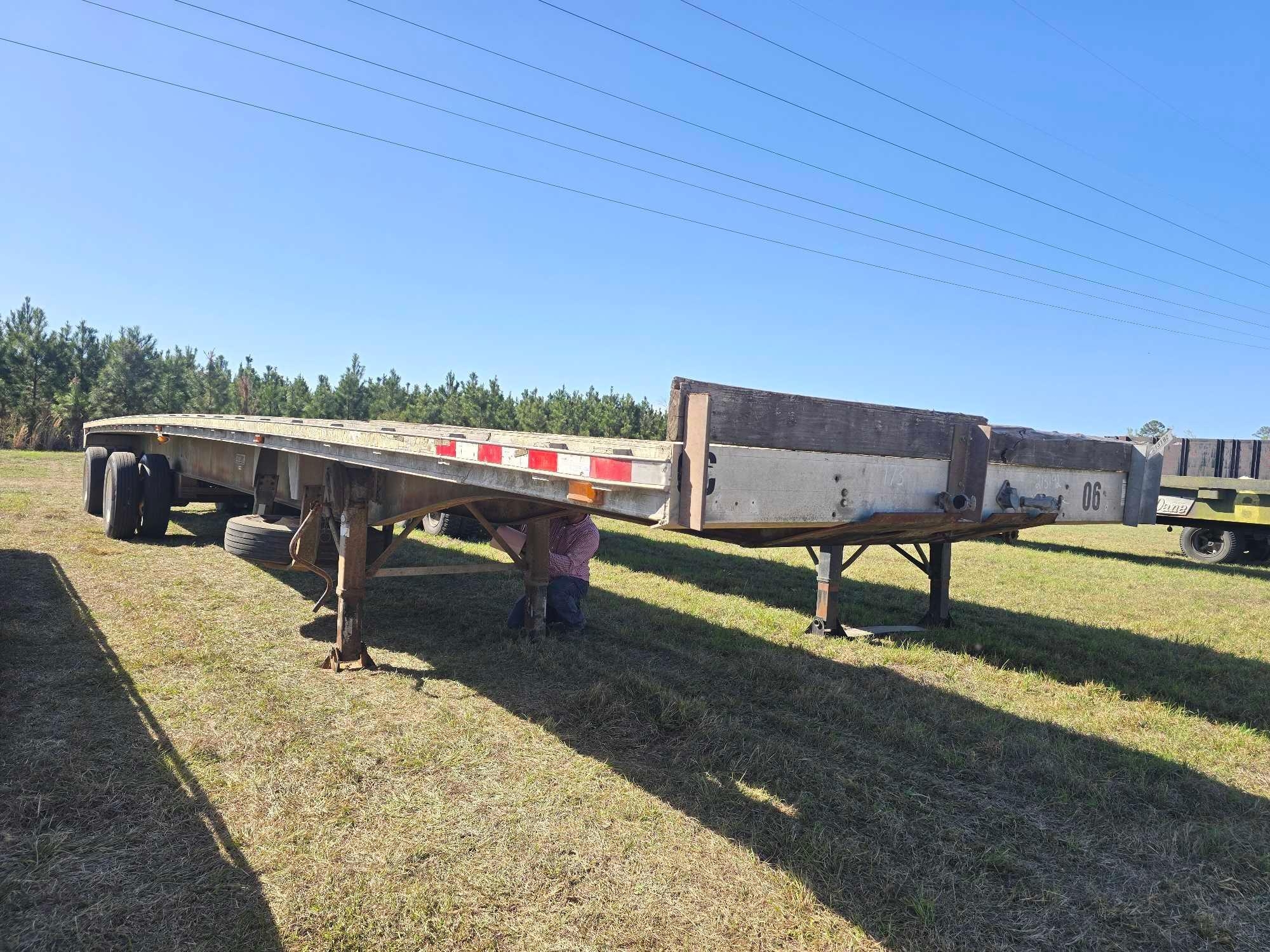 1996 EAST 96" X 48' FLATBED TRAILER (A64276)