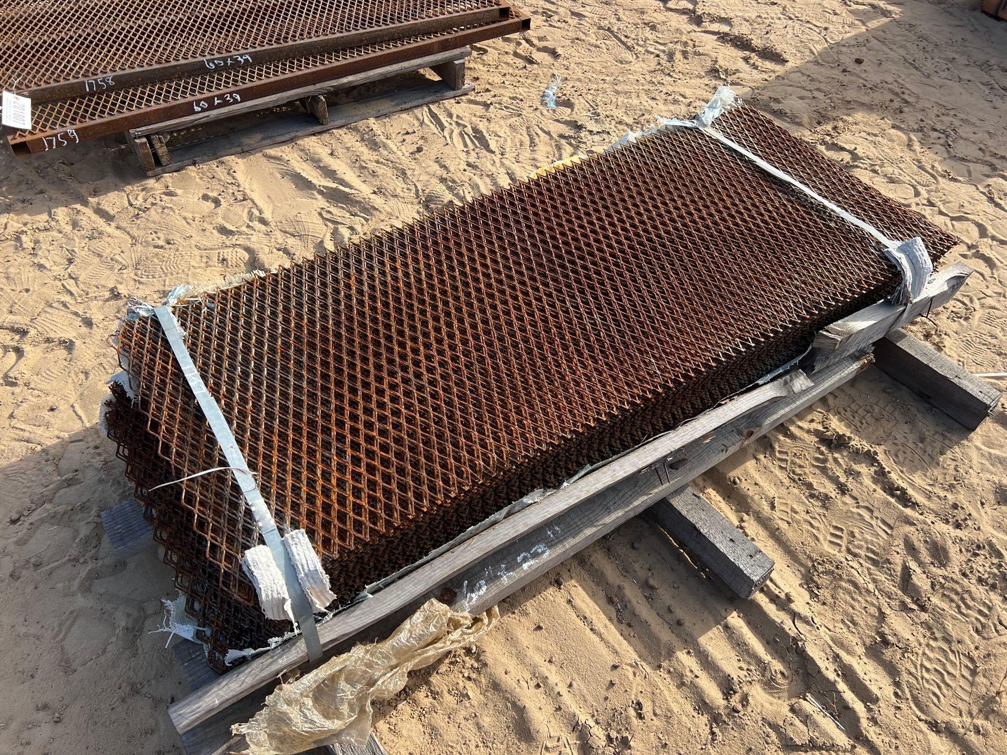 BUNDLE OF 60" X 23" EXPANDED METAL (A54756)