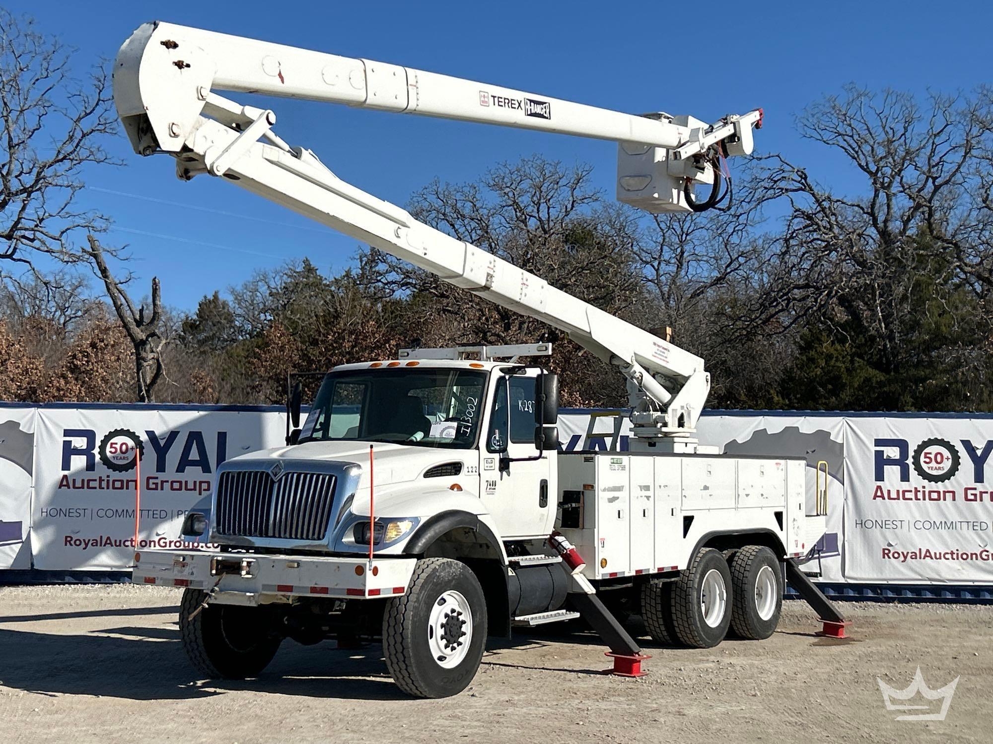 2006 International 7400 SFA Terex Hi-Ranger 6TC-65 65ft. Insulated Bucket Truck (A60352)