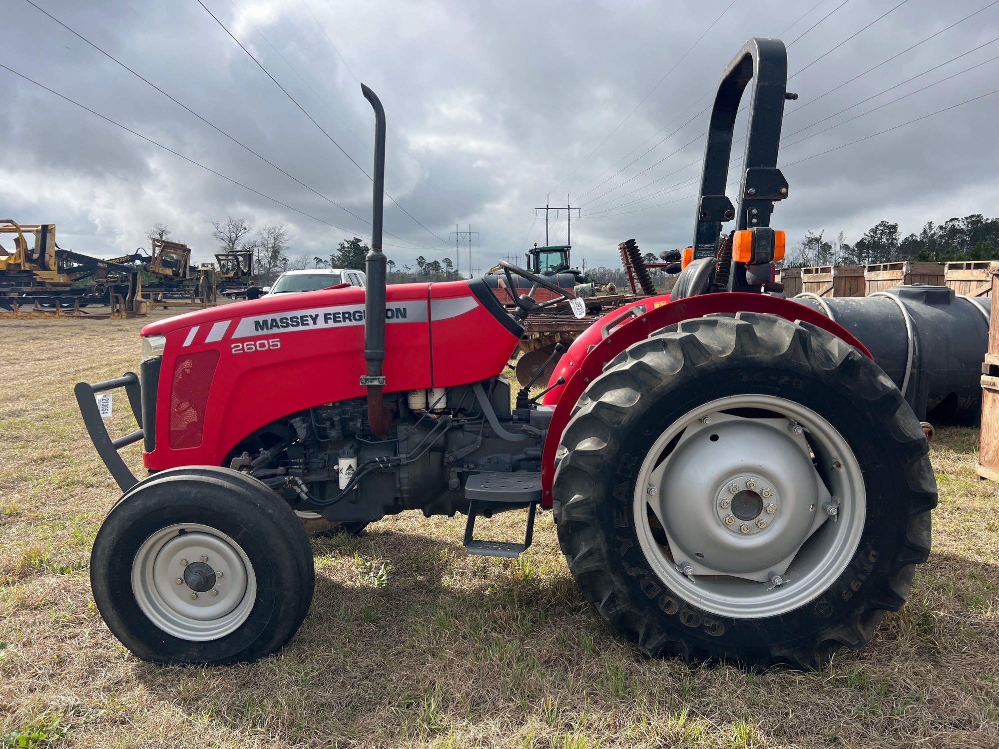 MASSEY FERGUSON 2605 TRACTOR (A64276)