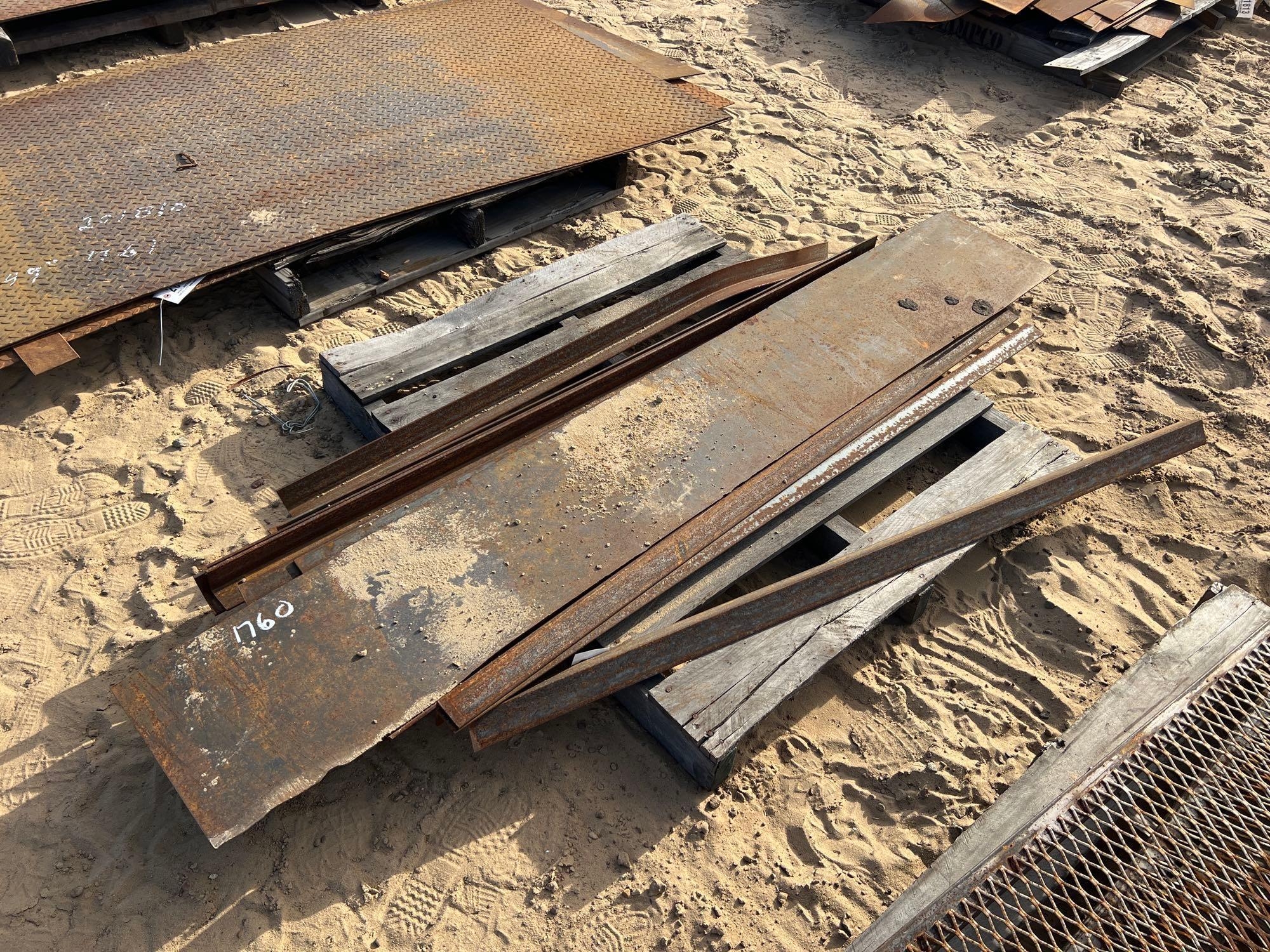 BUNDLE OF 2" X 5' ANGLE IRON & SHEET METAL PIECE (A54756)