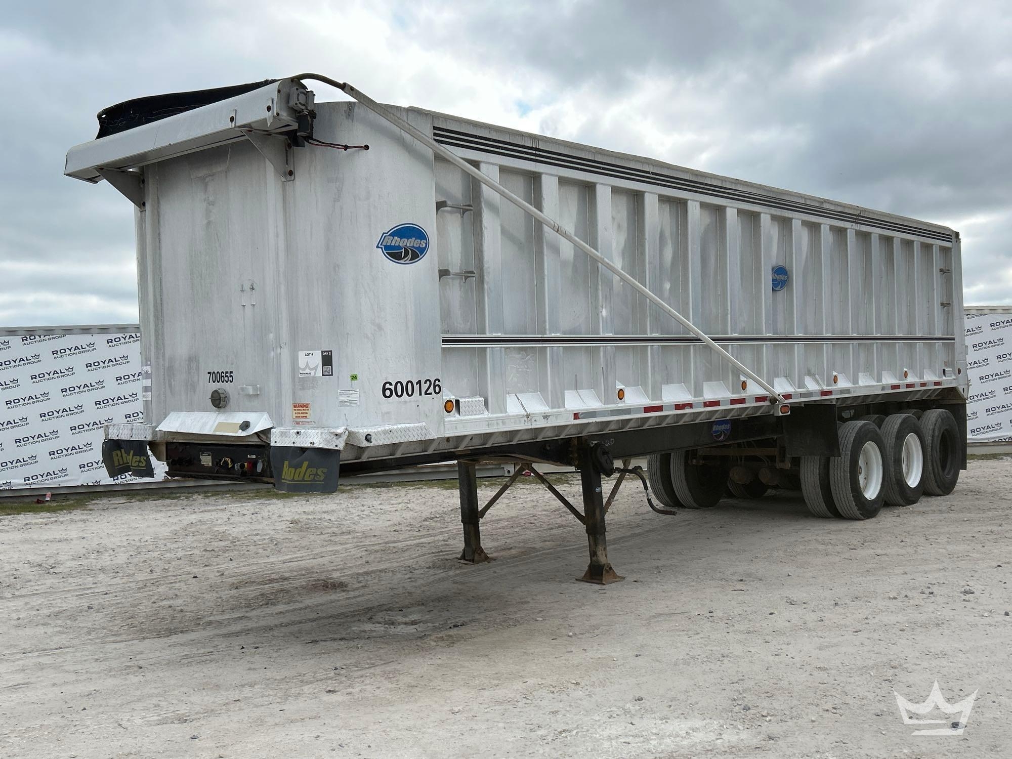 2010 Rhodes AS3575-3 35ft. 75yd. Tri-Axle Aluminum End Dump Trailer (A64556)