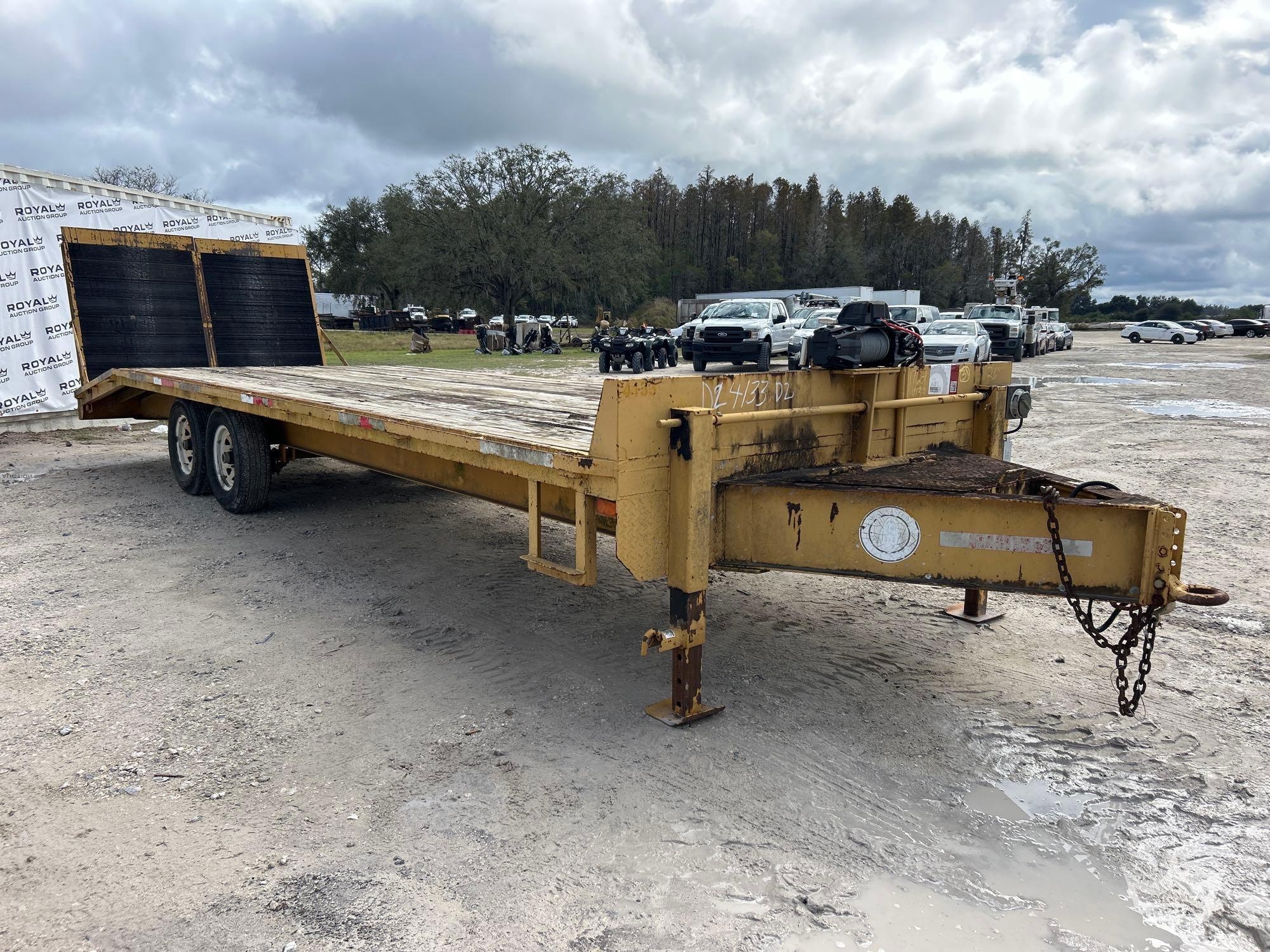 2016 26ft T/A Dovetail Flatbed Equipment Trailer (A59228)