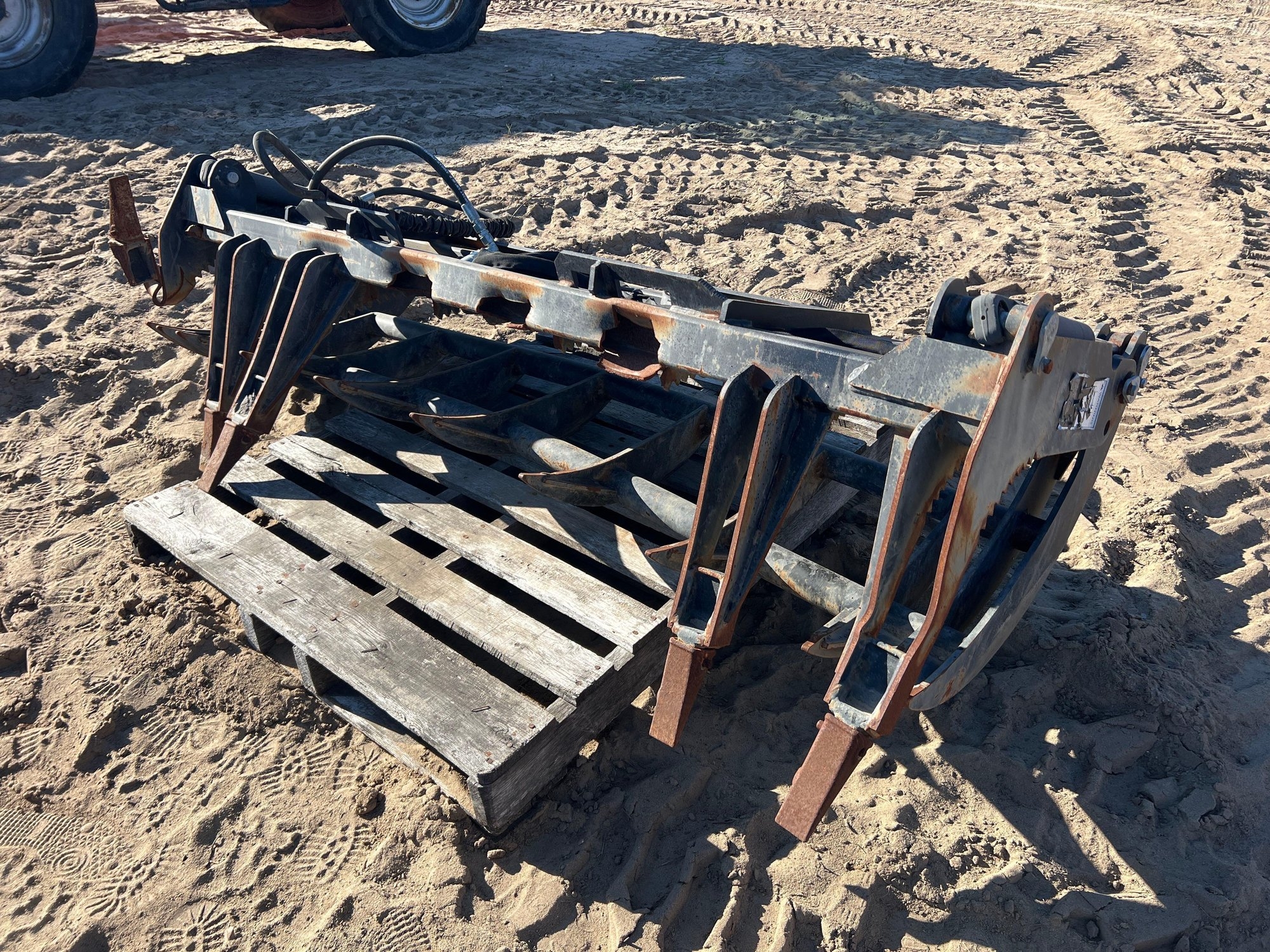 78" GRAPPLE RAKE W/ UNIVERSAL SKID STEER MOUNT (A63290)