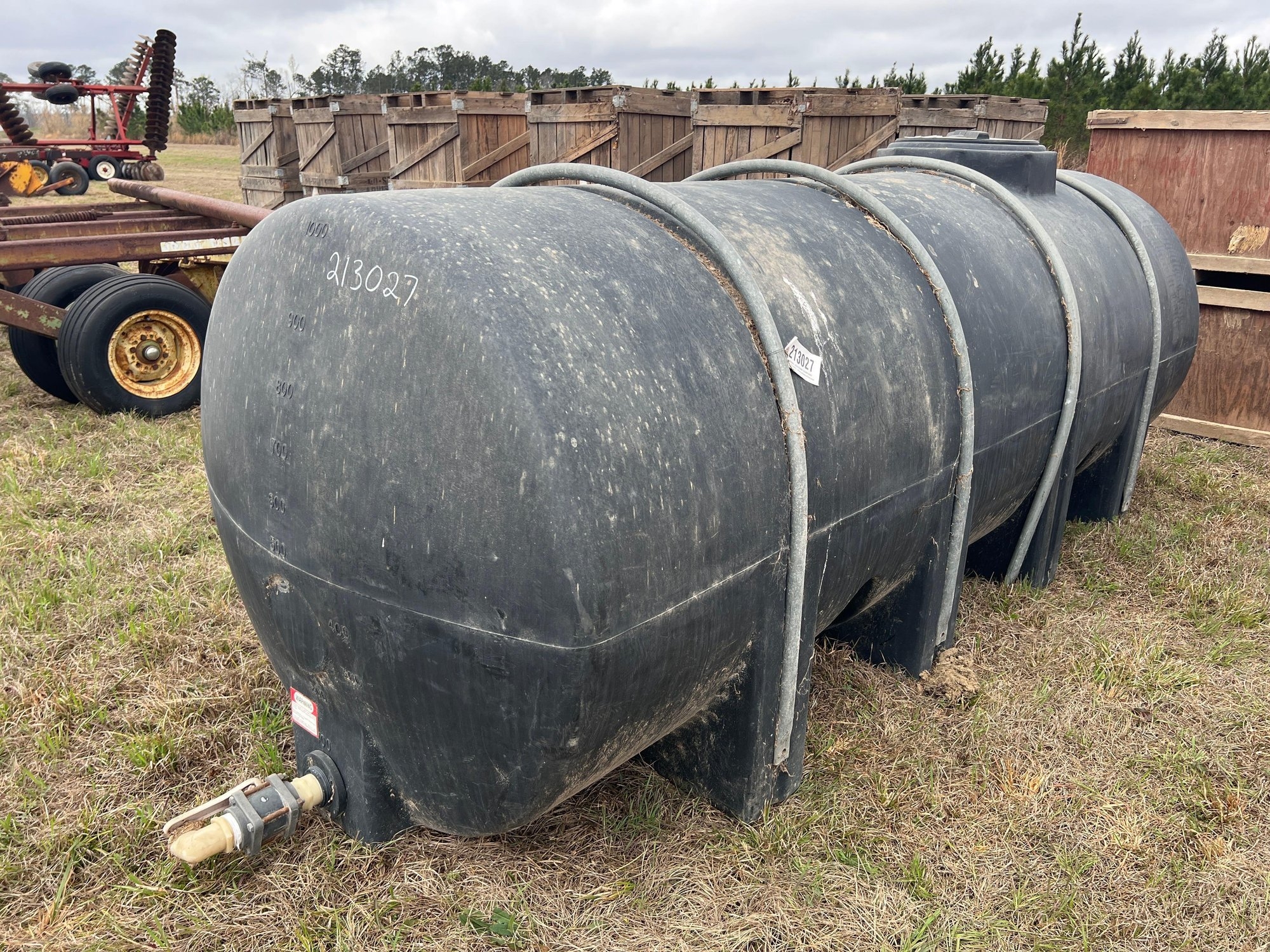1000 GALLON POLY NURSE TANK (A64276)