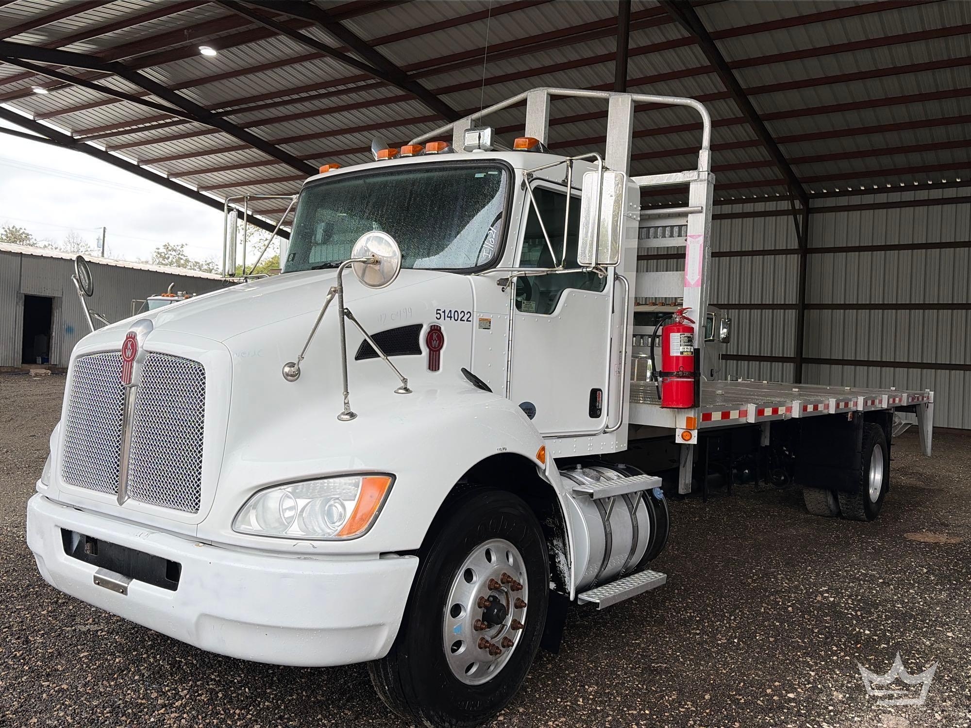 2014 Kenworth T370 21ft. Flatbed Truck (A64194)
