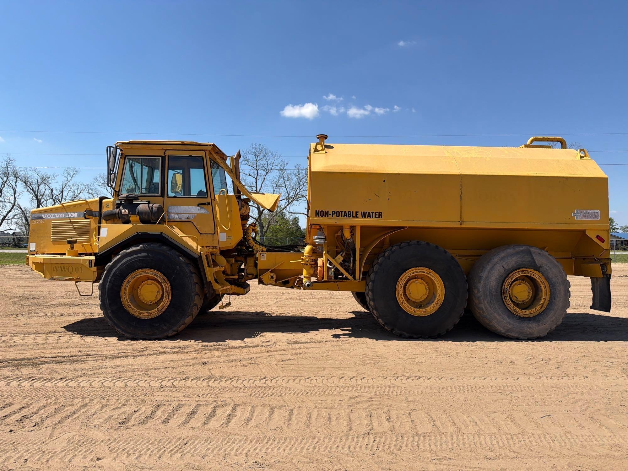 1995 VOLVO A25C WATER TRUCK (A65053)
