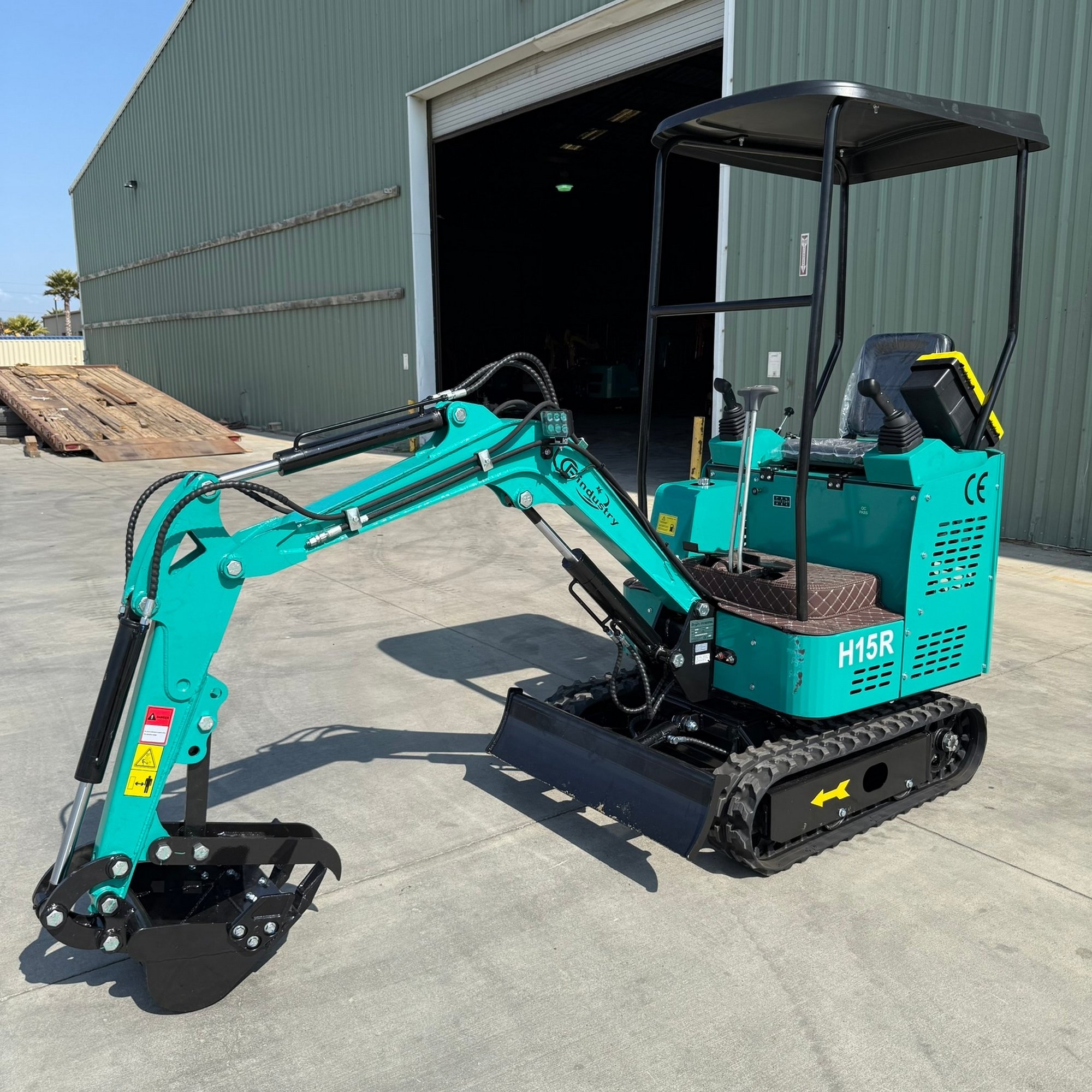 2025 AGT H15R Mini-Excavator with Dozer Blade & Pilot Controls  (New/Unused) (A59225)