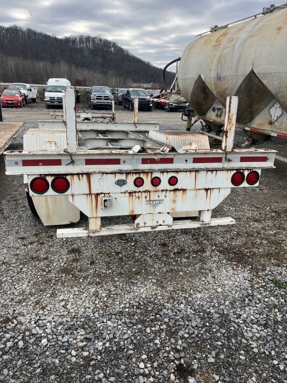 2005 Butler pole trailer (A62679)
