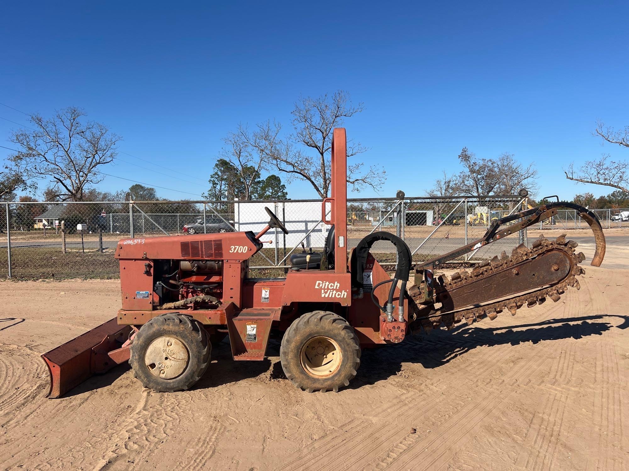 2004 DITCH WITCH 3700 RIDE ON TRENCHER (A52709)