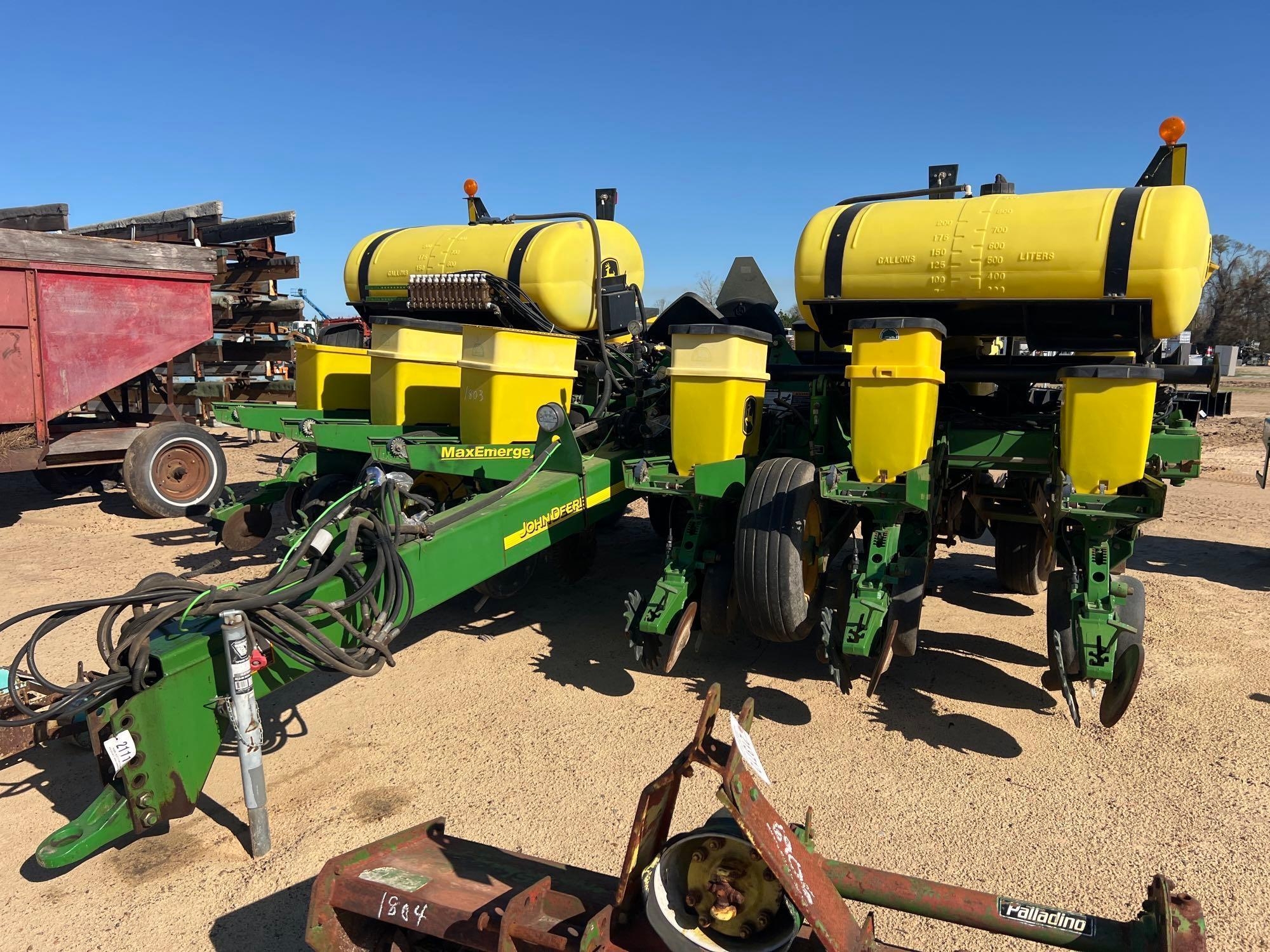 JOHN DEERE 1760 MAXEMERGE XP 12-ROW PLANTER (A64280)