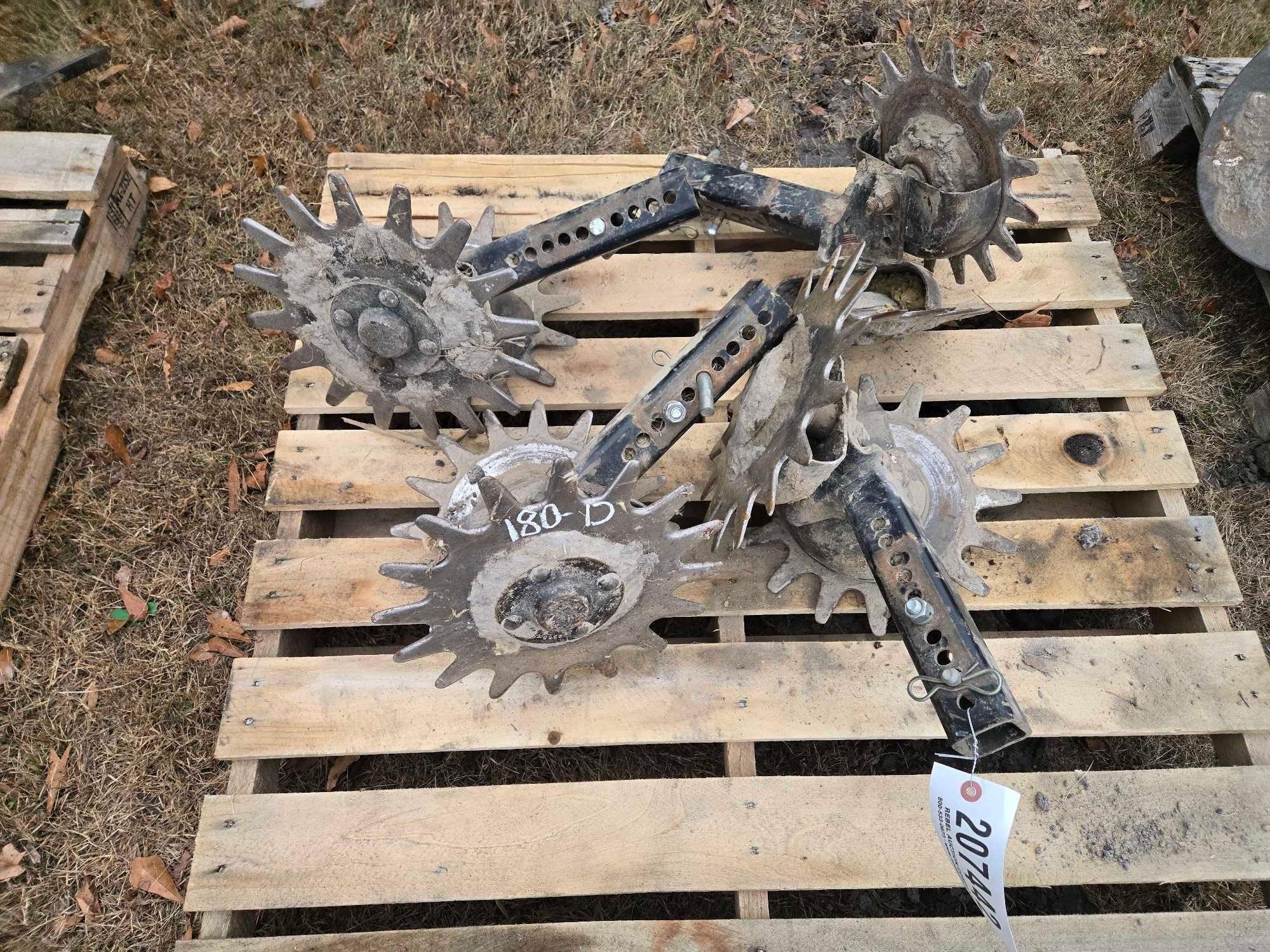 (4) UNIT MOUNTED TRASH WHEELS (A52708)