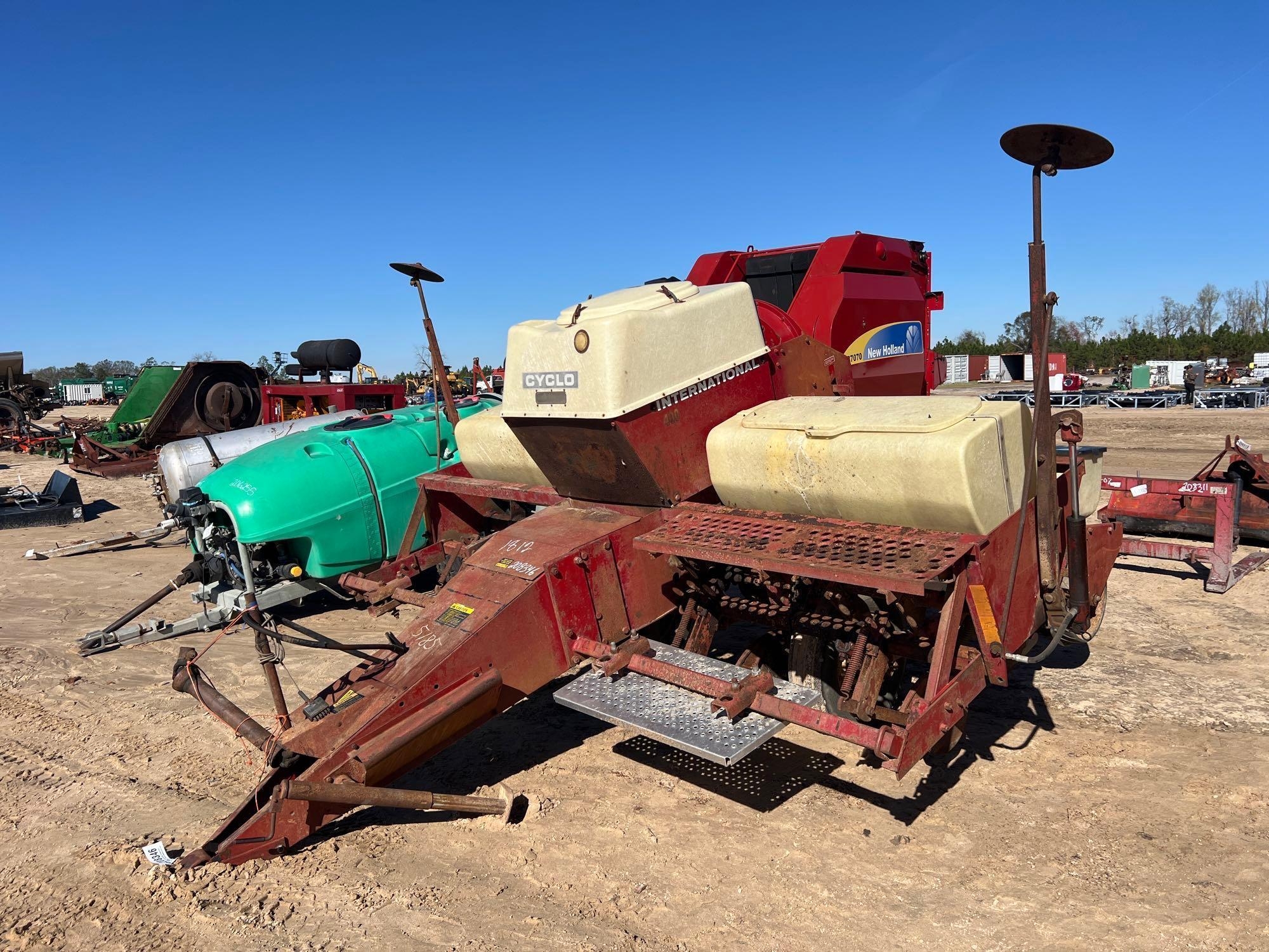 INTERNATIONAL 400 CYCLO 4 ROW CORN PLANTER (A58375)
