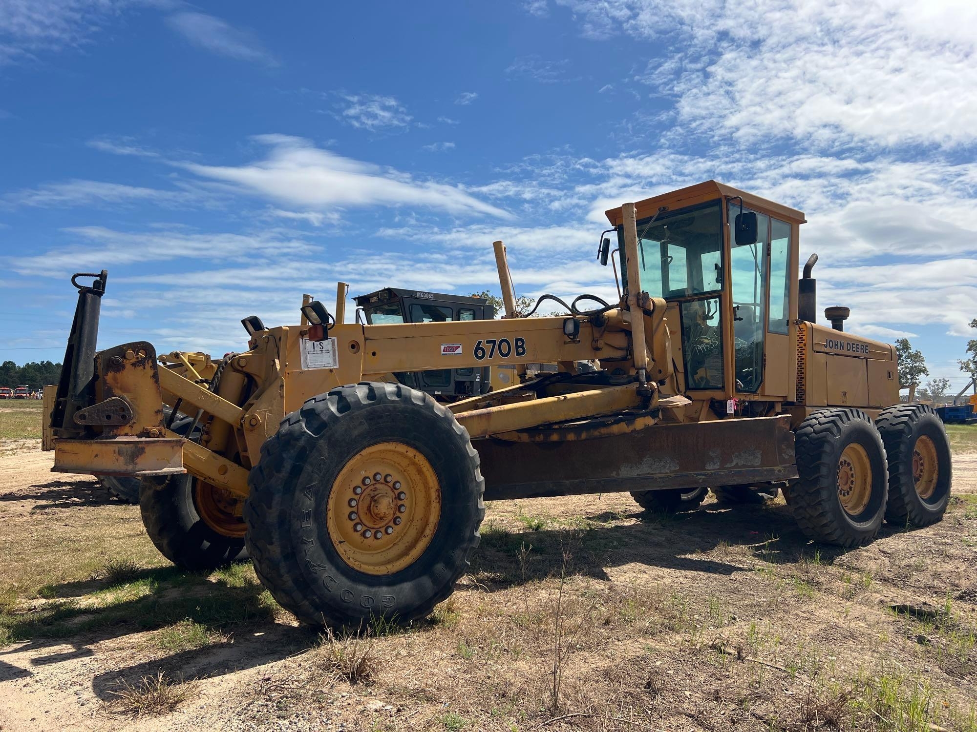 (INOP) JOHN DEERE 670B MOTOR GRADER (A51406)