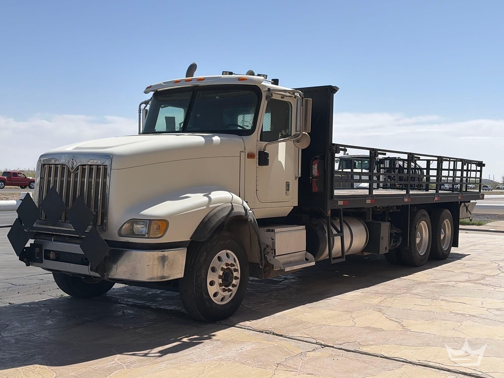 2015 International PayStar 5900i 24ft. Flatbed Truck (A64194)