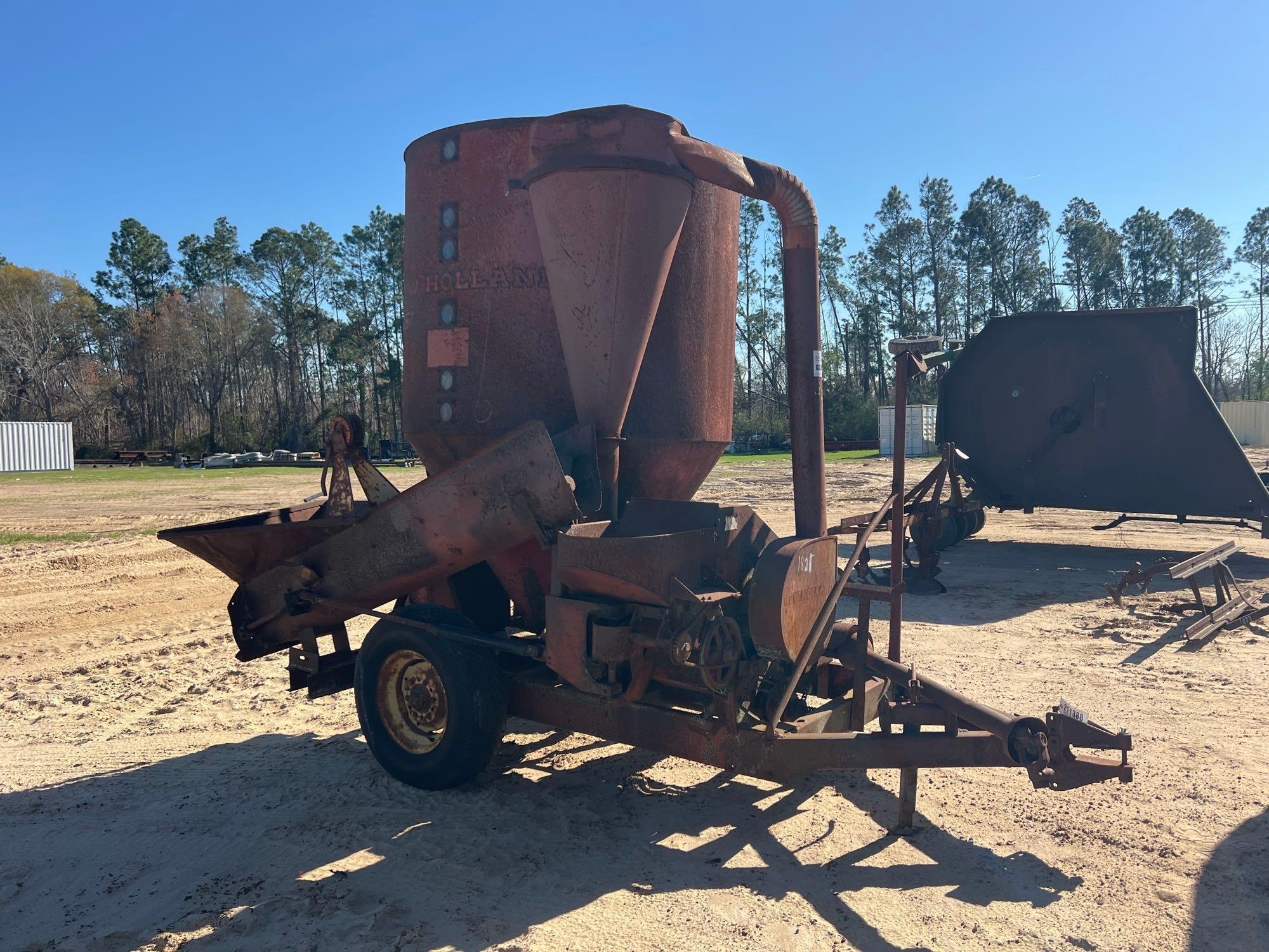 NEW HOLLAND 351 GRINDER/MIXER (A64280)