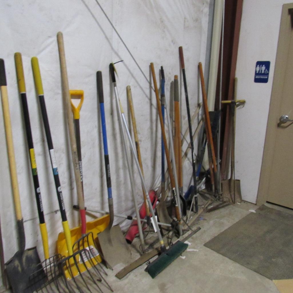 LOT: Assorted Hand Tools (A59076)