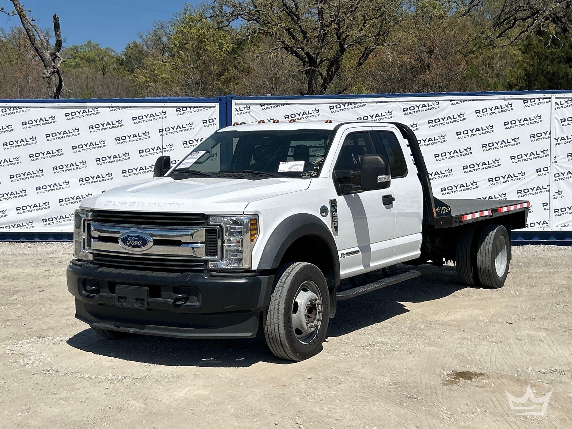 2019 Ford F-450 Flatbed Truck (A64194)