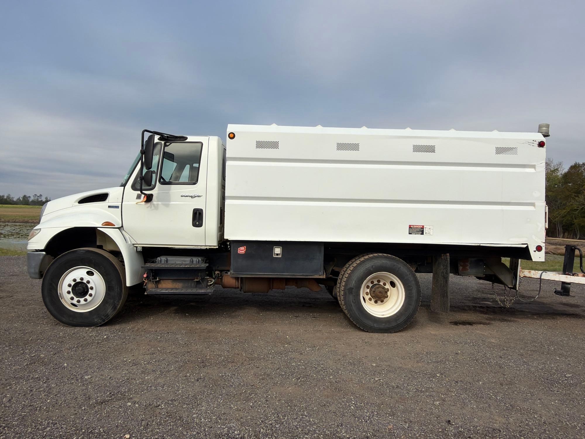 2012 INTERNATIONAL DURASTAR 4300 SBA 4X2 CHIP TRK (A63276)