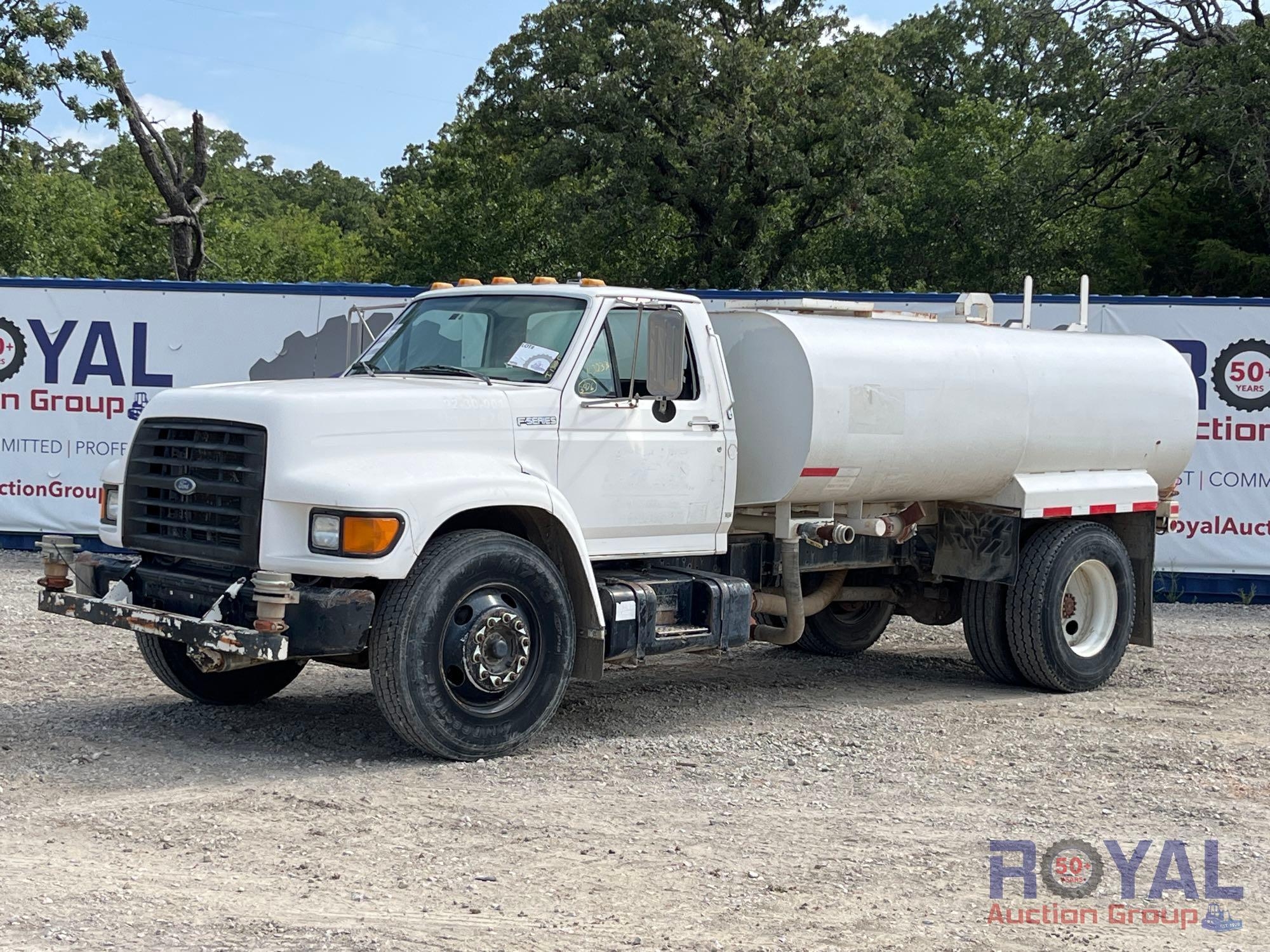 1998 Ford F800 2,000 Gallon Water Truck (A49461)