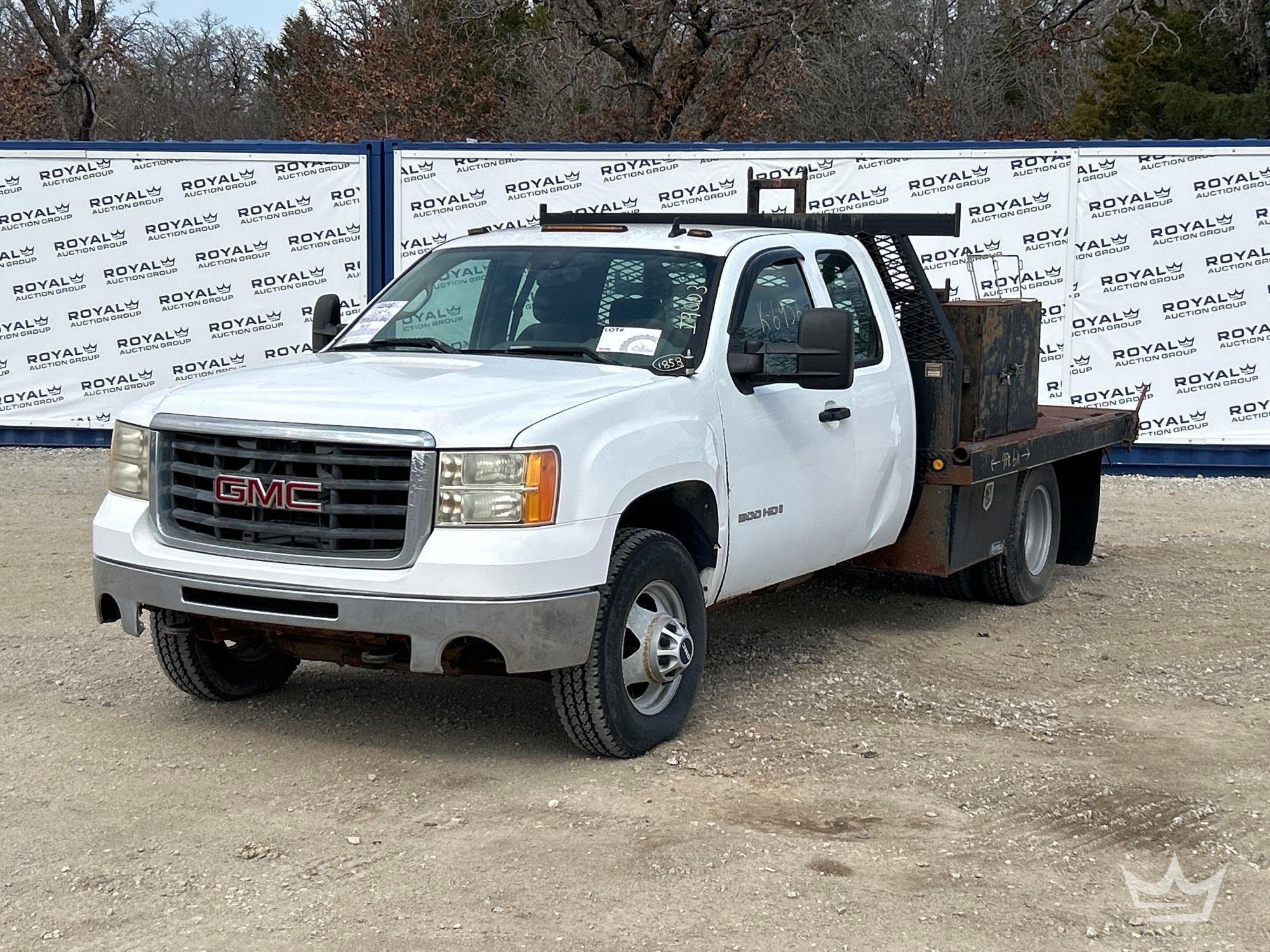 2008 GMC 3500 HD 4x4 Ext. Cab 9Ft. Flatbed Truck (A64194)