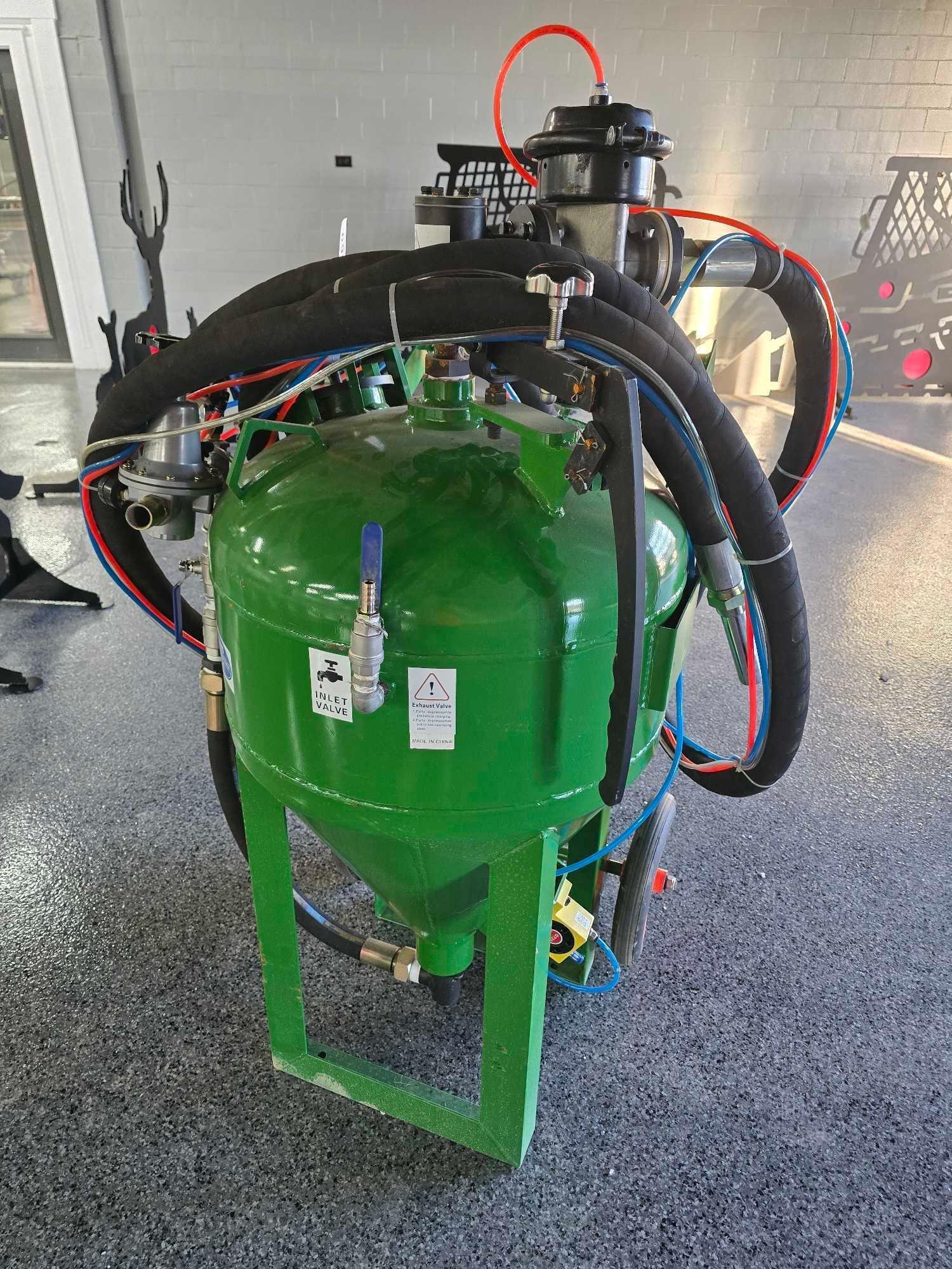 DUSTLESS SAND BLASTER (A52706)