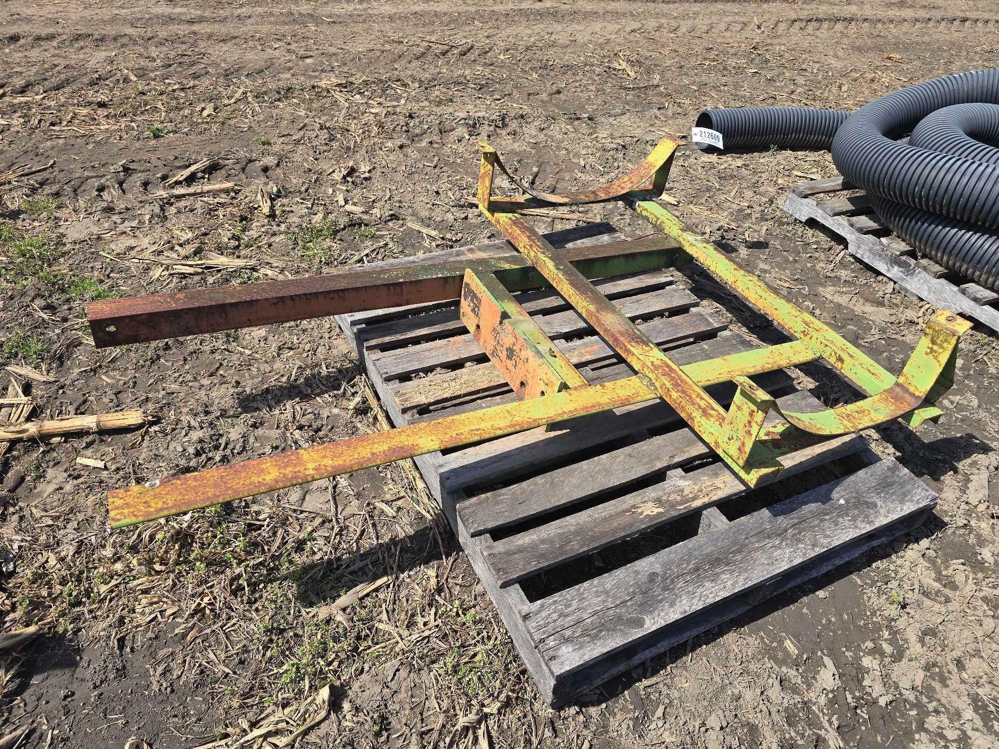 FRONT MOUNT TANK BRACKET (A63291)