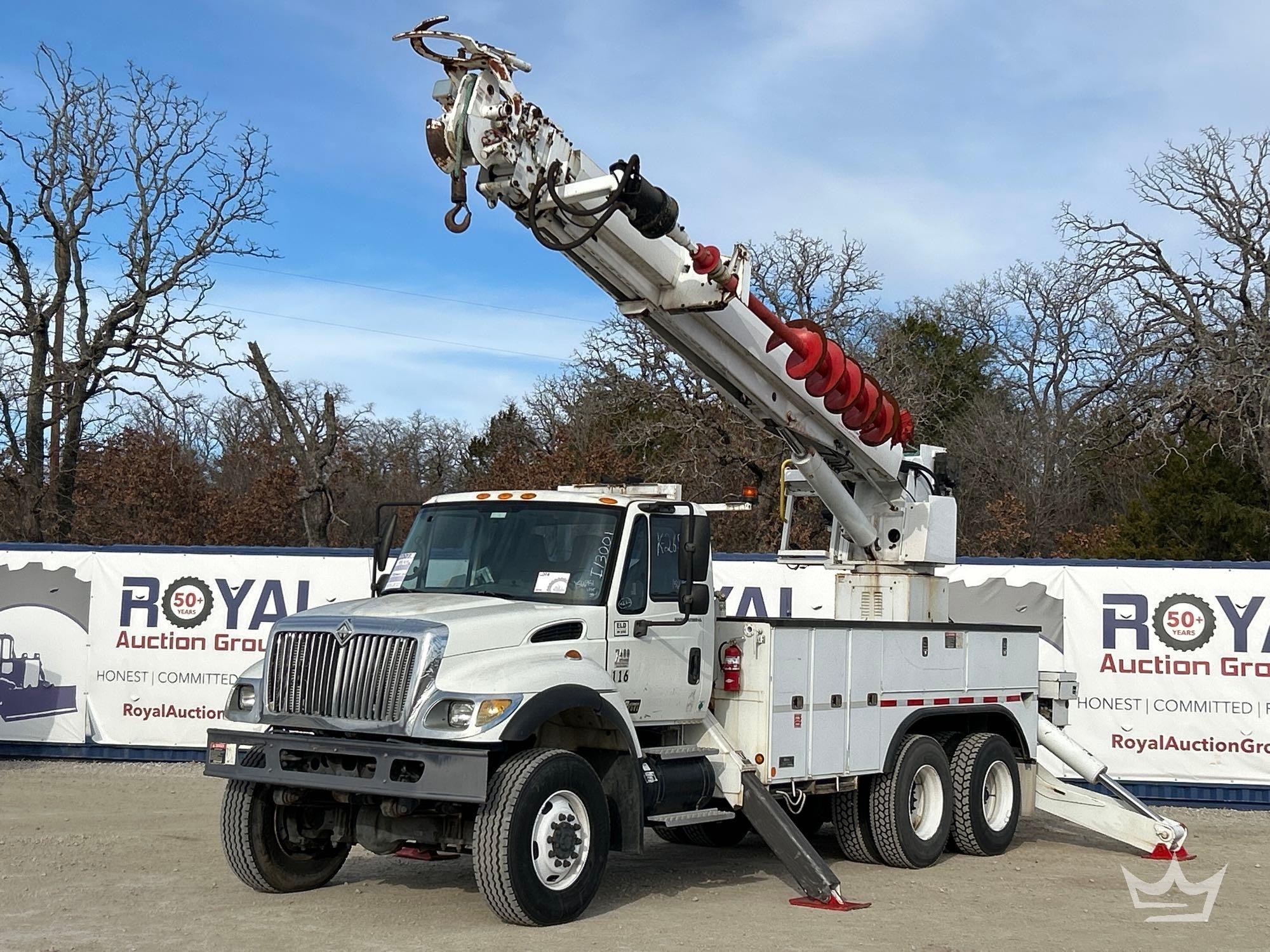 2007 International 7400 T/A Altec D4050A T 50ft Insulated Digger Derrick Truck (A60352)