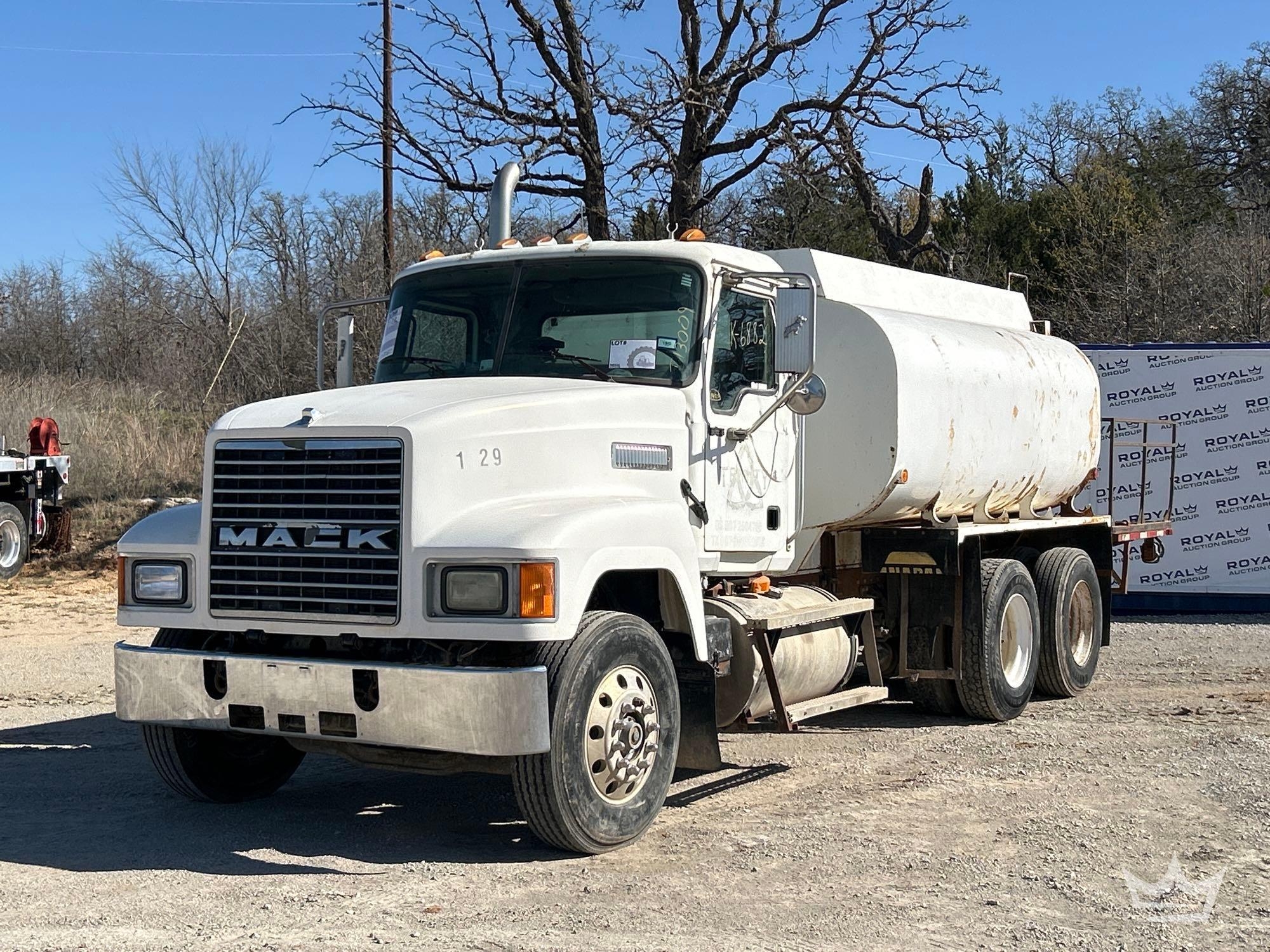 2004 Mack CH613 Concrete/ Water Mixer Truck (A64194)