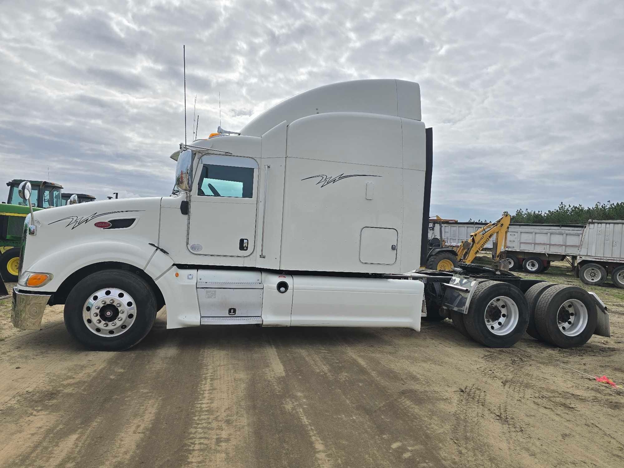 2011 PETERBILT T/A ROAD TRACTOR (A63290)