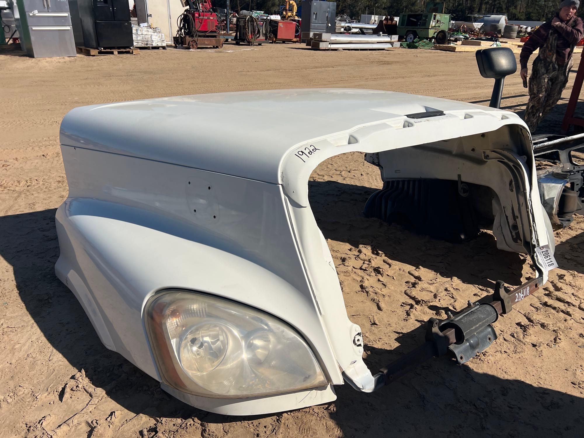 FREIGHTLINER CASCADIC HOOD (A57192)