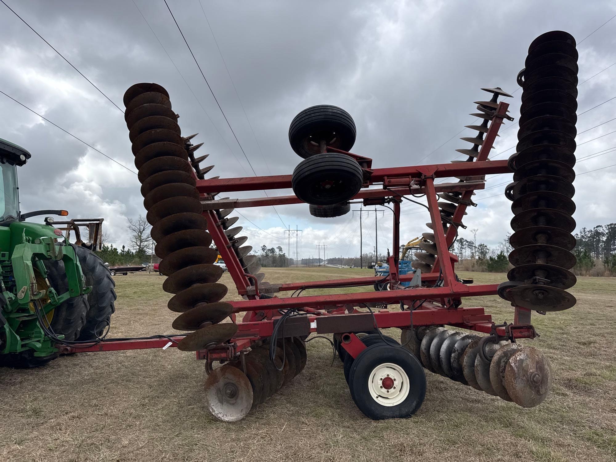 CASE INTERNATIONAL 3900 - 32' DISC HARROW (A64276)