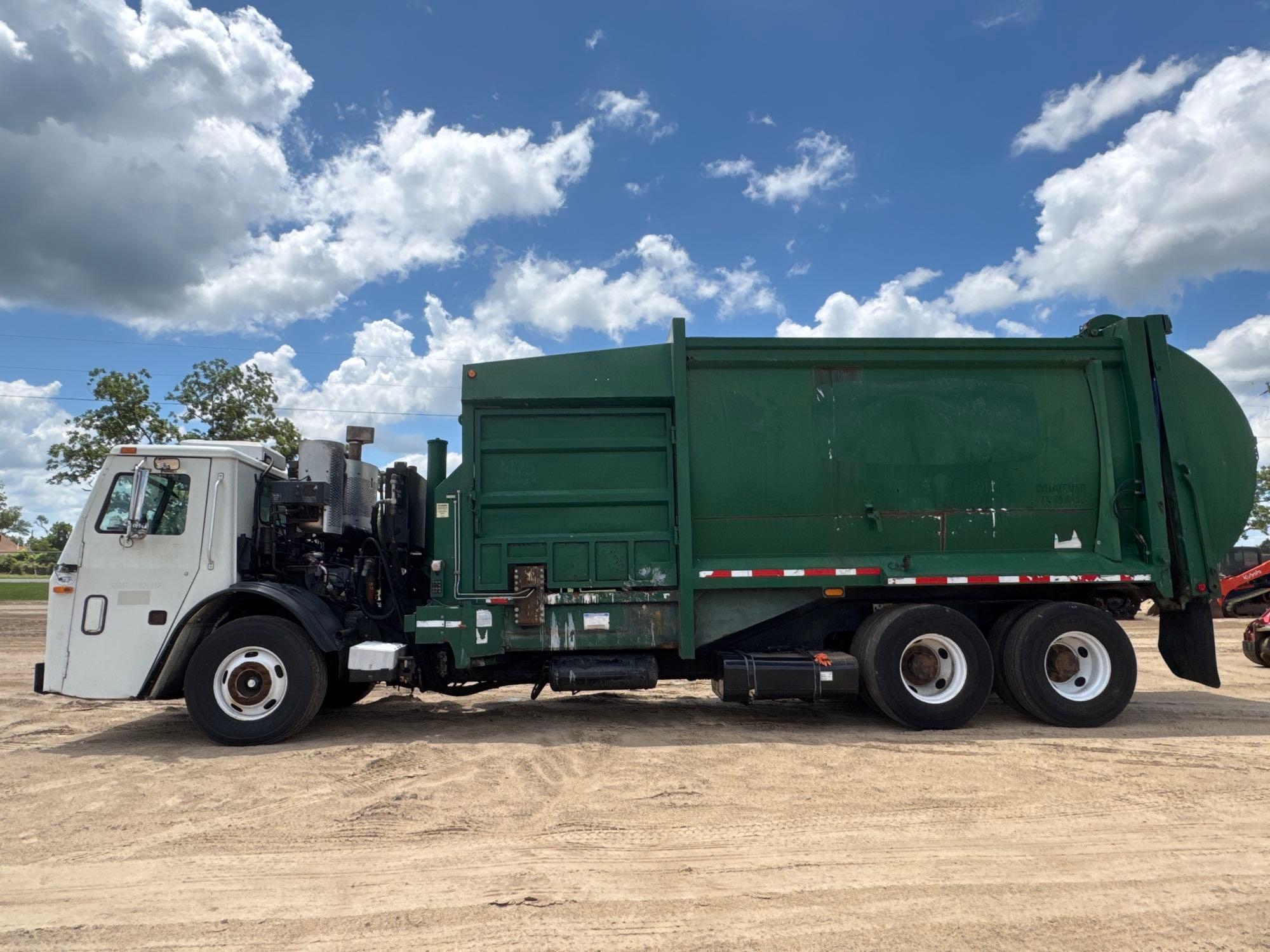 2014 MACK ELITE LEU613 GARBAGE TRUCK (A51243)