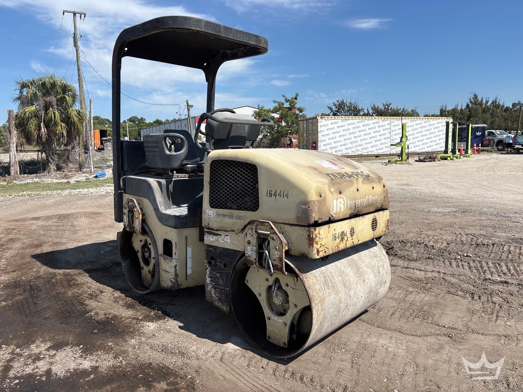 2000 Ingersoll Rand DD-24 Tandem Smooth Drum Vibratory Roller (A64553)