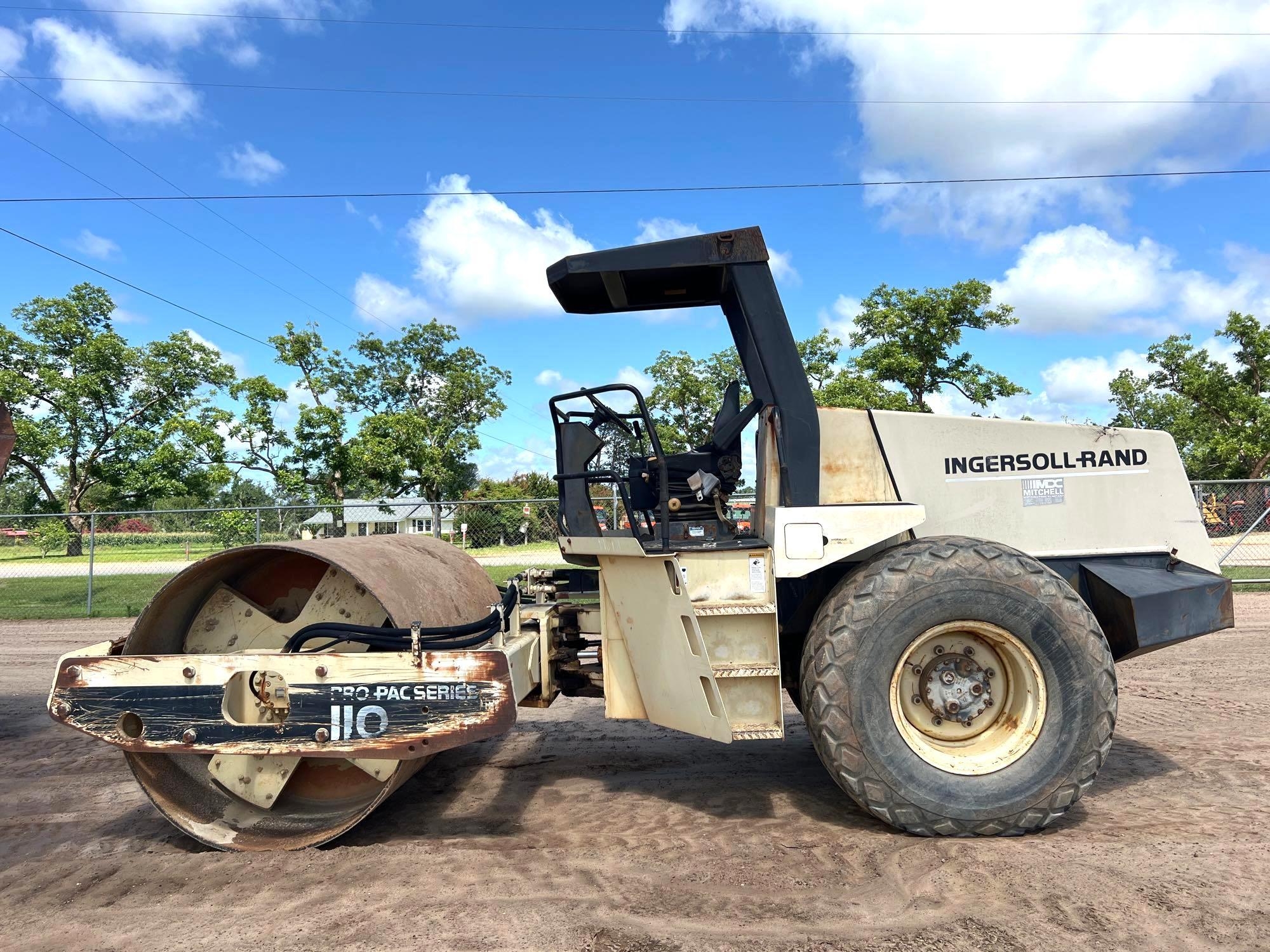 1999 INGERSOLL RAND SD-110D SMOOTH DRUM ROLLER (A50458)