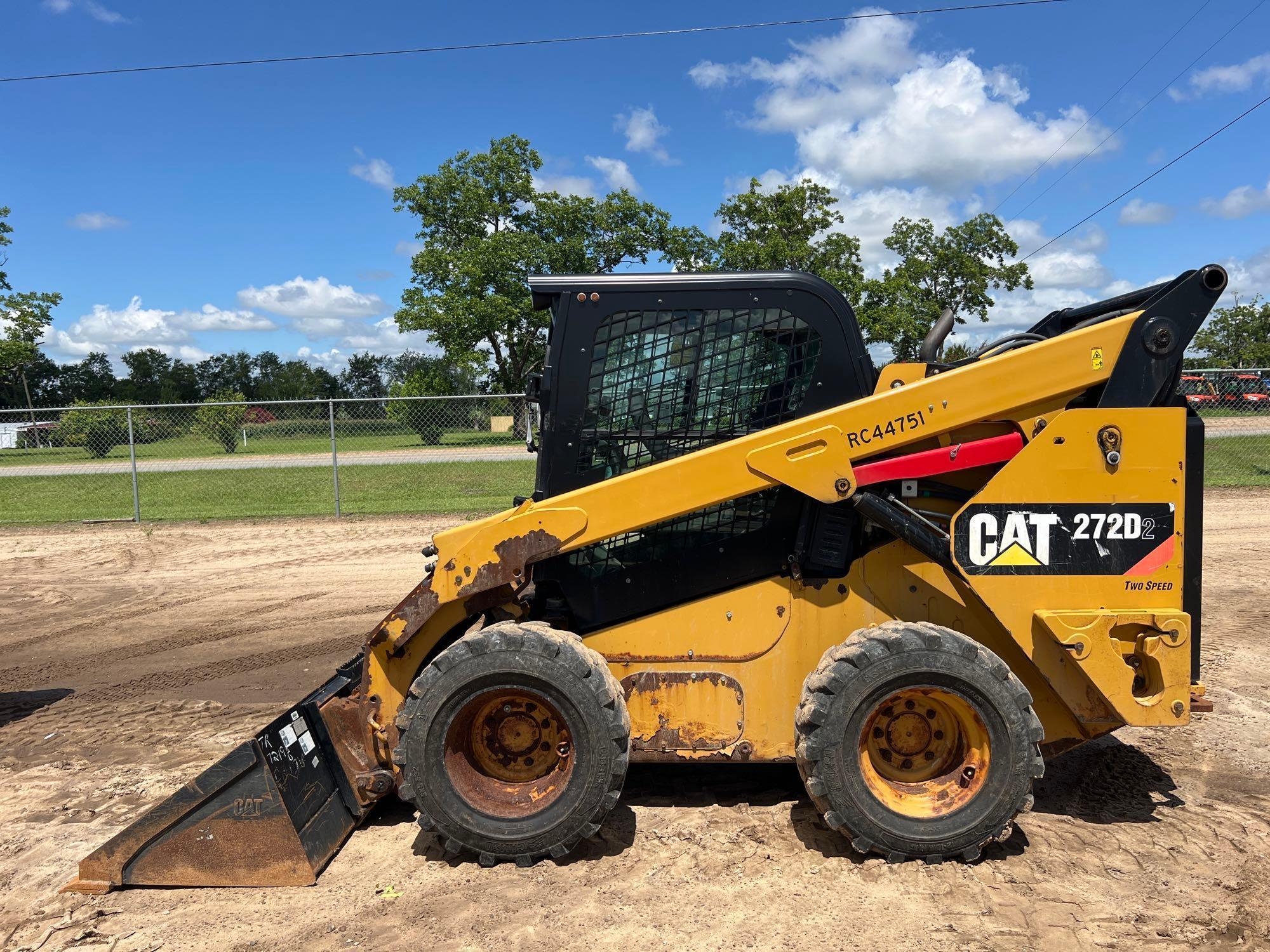 2015 CATERPILLAR 272D2 WHEELED SKID STEER (A50458)