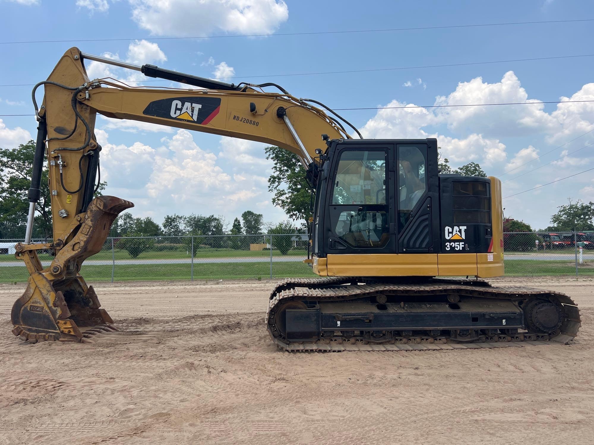 2019 CATERPILLAR 325FL EXCAVATOR (A50458)