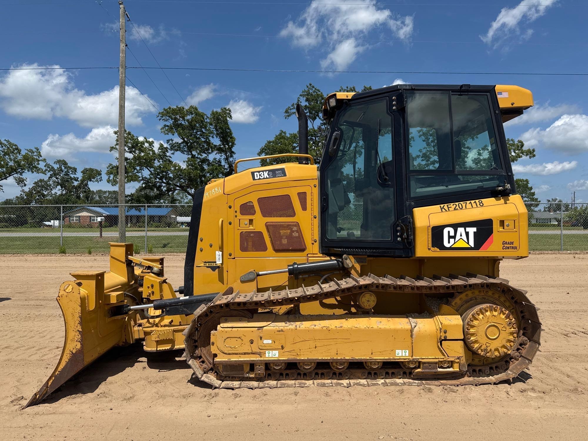 CATERPILLAR D3K2 XL CRAWLER DOZER (A51242)