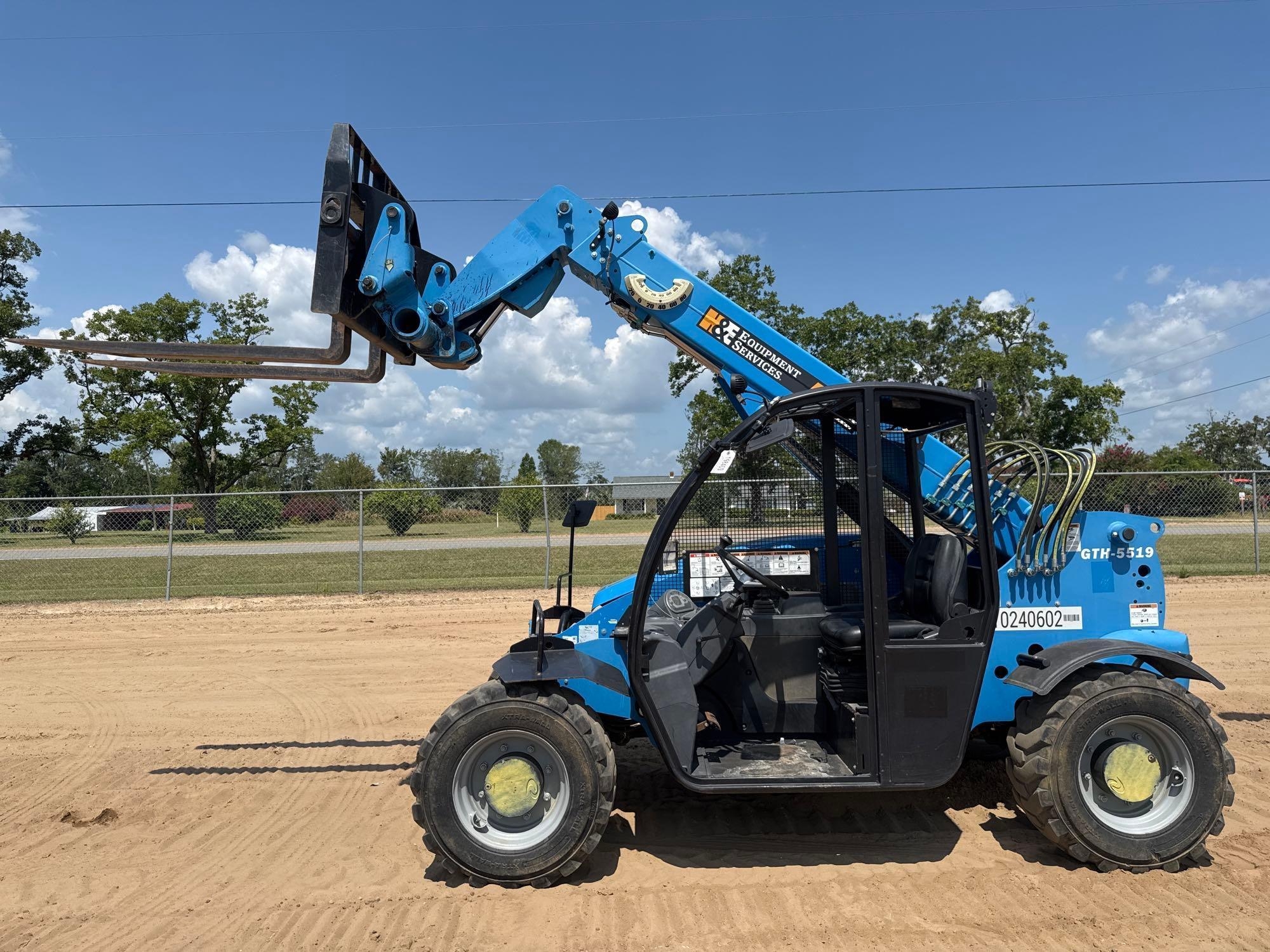 2018 GENIE GTH-5519 TELESCOPIC FORKLIFT (A51242)