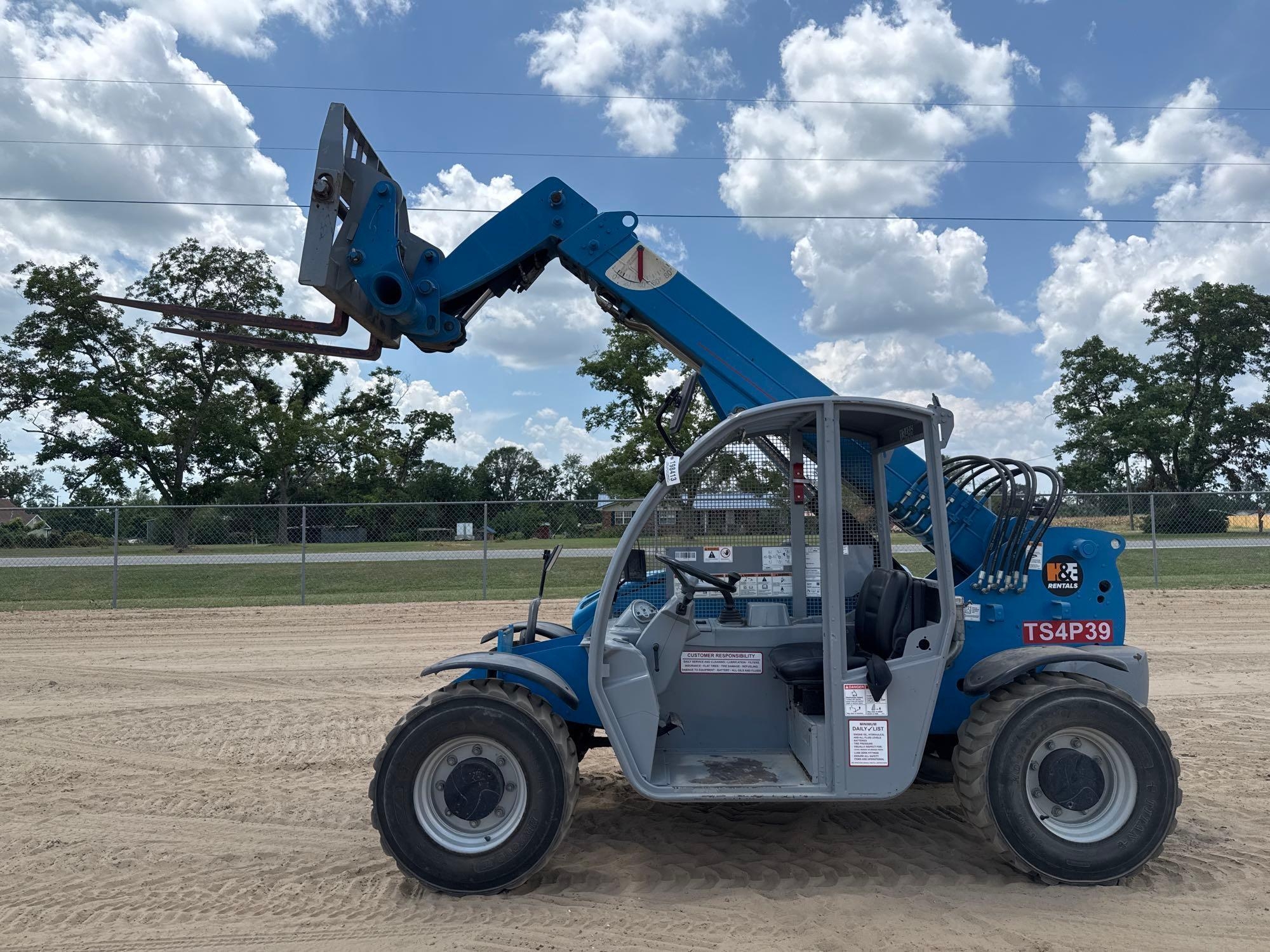 2012 GENIE GTH-5519 TELESCOPIC FORKLIFT (A51242)