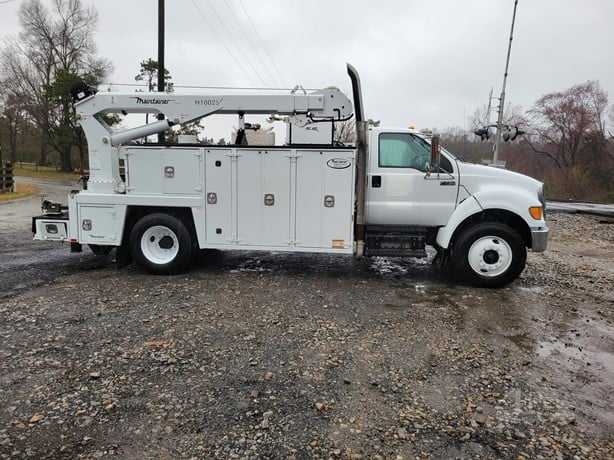 2015 Ford F750 Service Crane Truck (A62613)