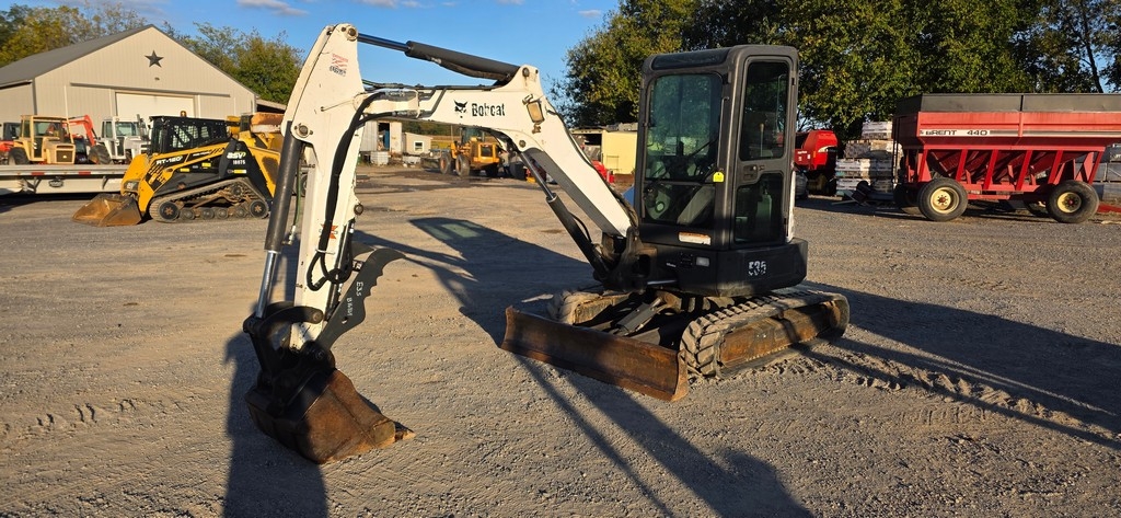 2011 E35M Mini Excavator (RIDE AND DRIVE) (A50775)