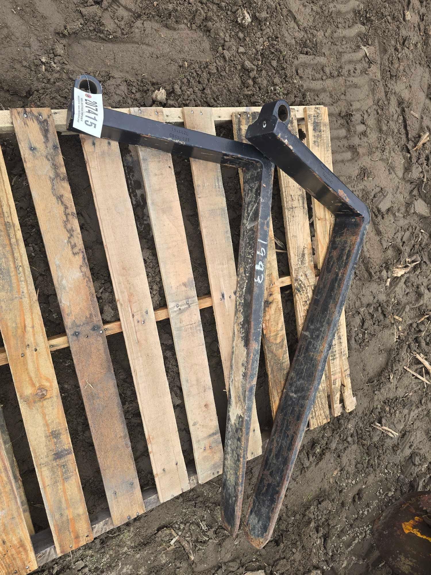 SET OF FORKS (A58374)