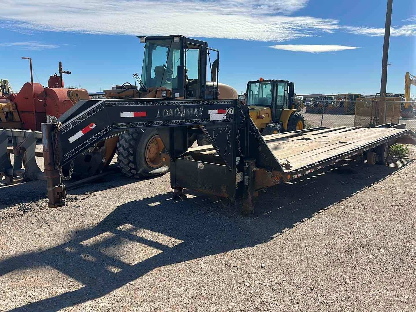 2015 LOAD TRAIL 24+6 GOOSENECK TRAILER (A58216)