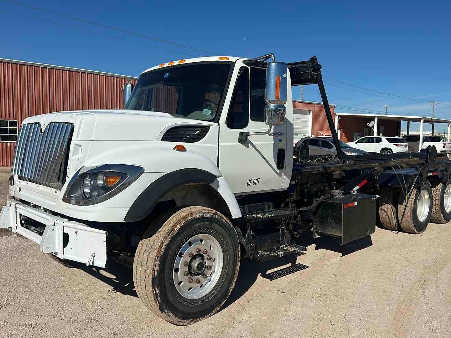 2010 INTERNATIONAL SF637 ROLL OFF TRUCK (A55745)
