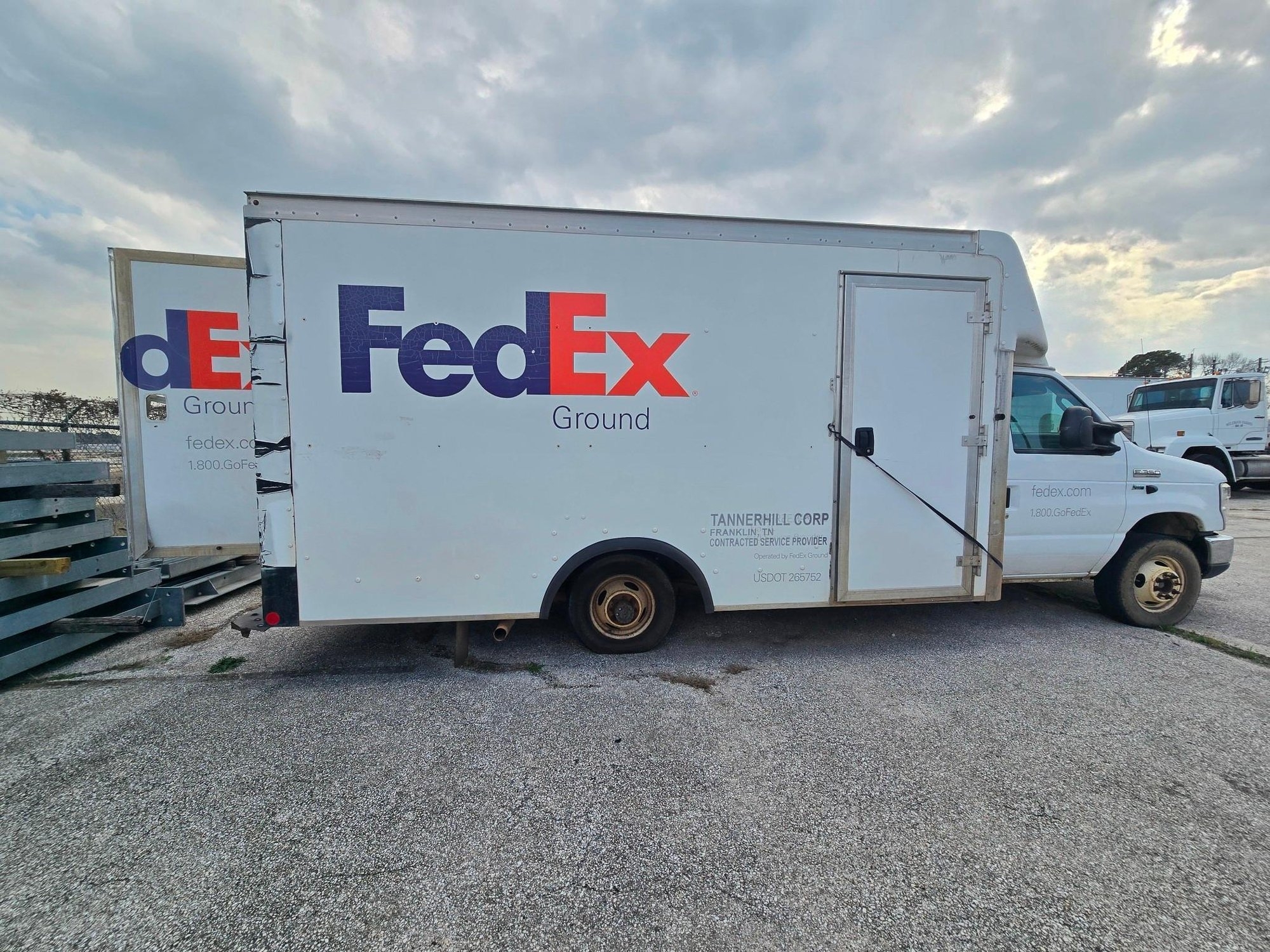 2017 Ford E-Series FedEx Delivery Truck, 5.4L V8, Step Van Conversion (A63118)