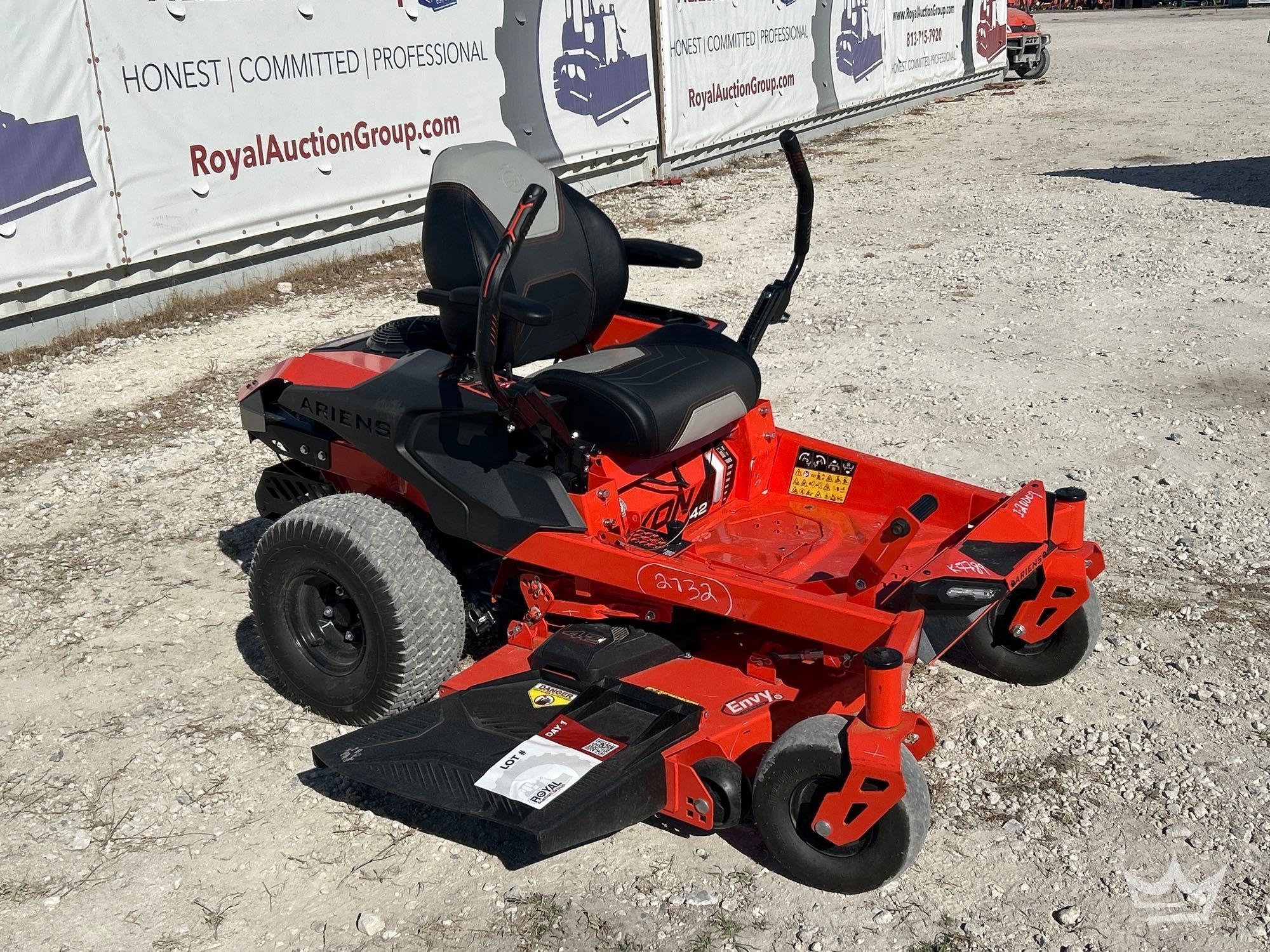 2025 Ariens IKON 42 42in Zero Turn Commercial Mower (A59228)