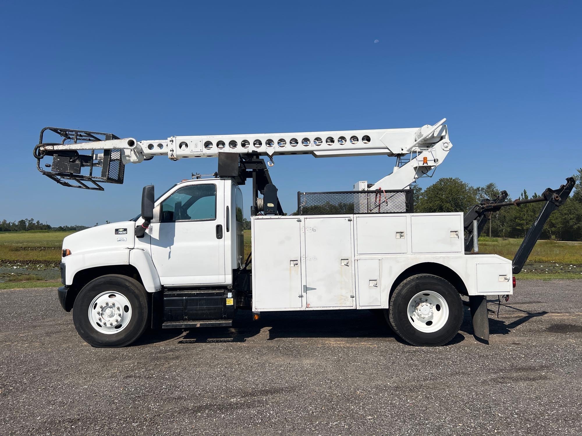 2007 CHEVROLET C7500 BUCKET TRUCK (A51406)