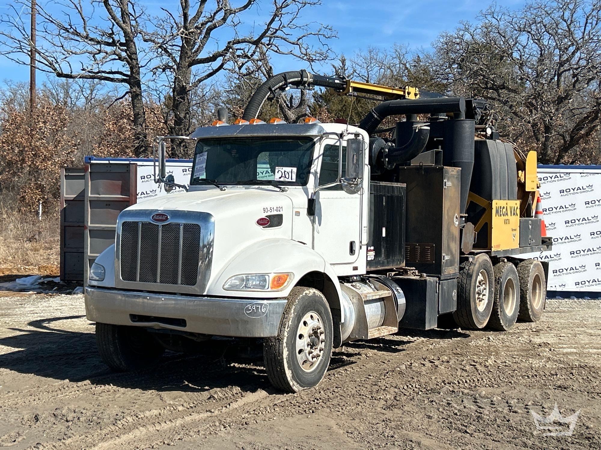 2021 Peterbilt 348 Vermeer Mega Vac VXT8 Tri Axle Vacuum Excavator Truck (A60352)