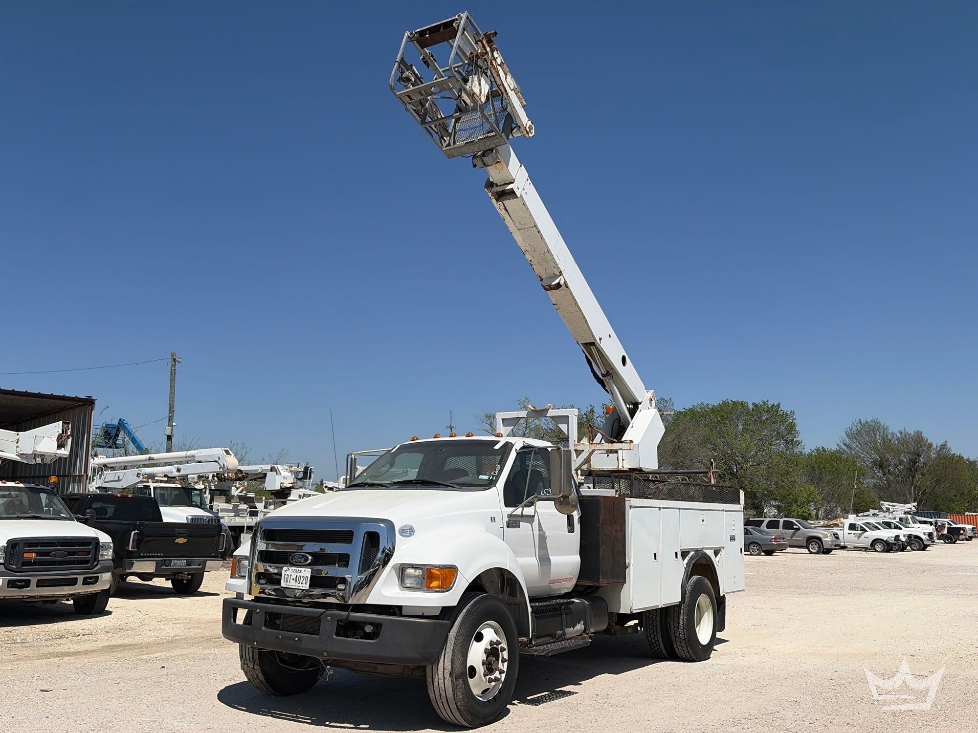 2015 Ford F-650 Altec AP40 35ft. Bucket Truck (A64194)